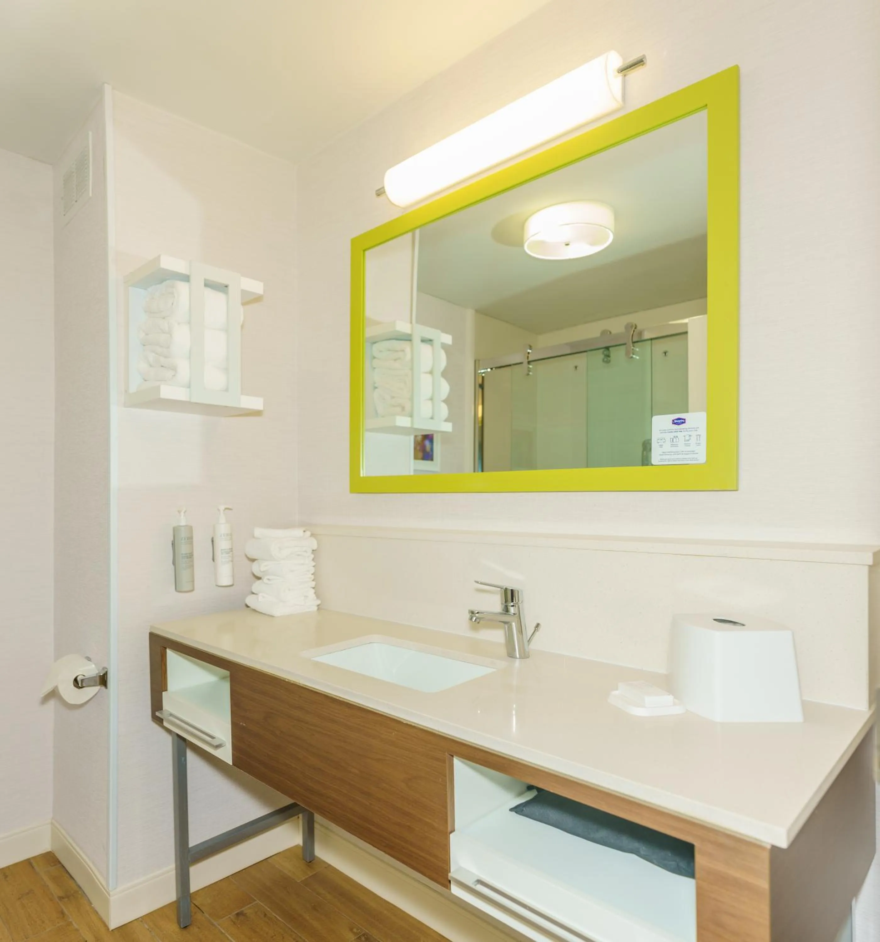 Bathroom in Hampton Inn Hutchinson