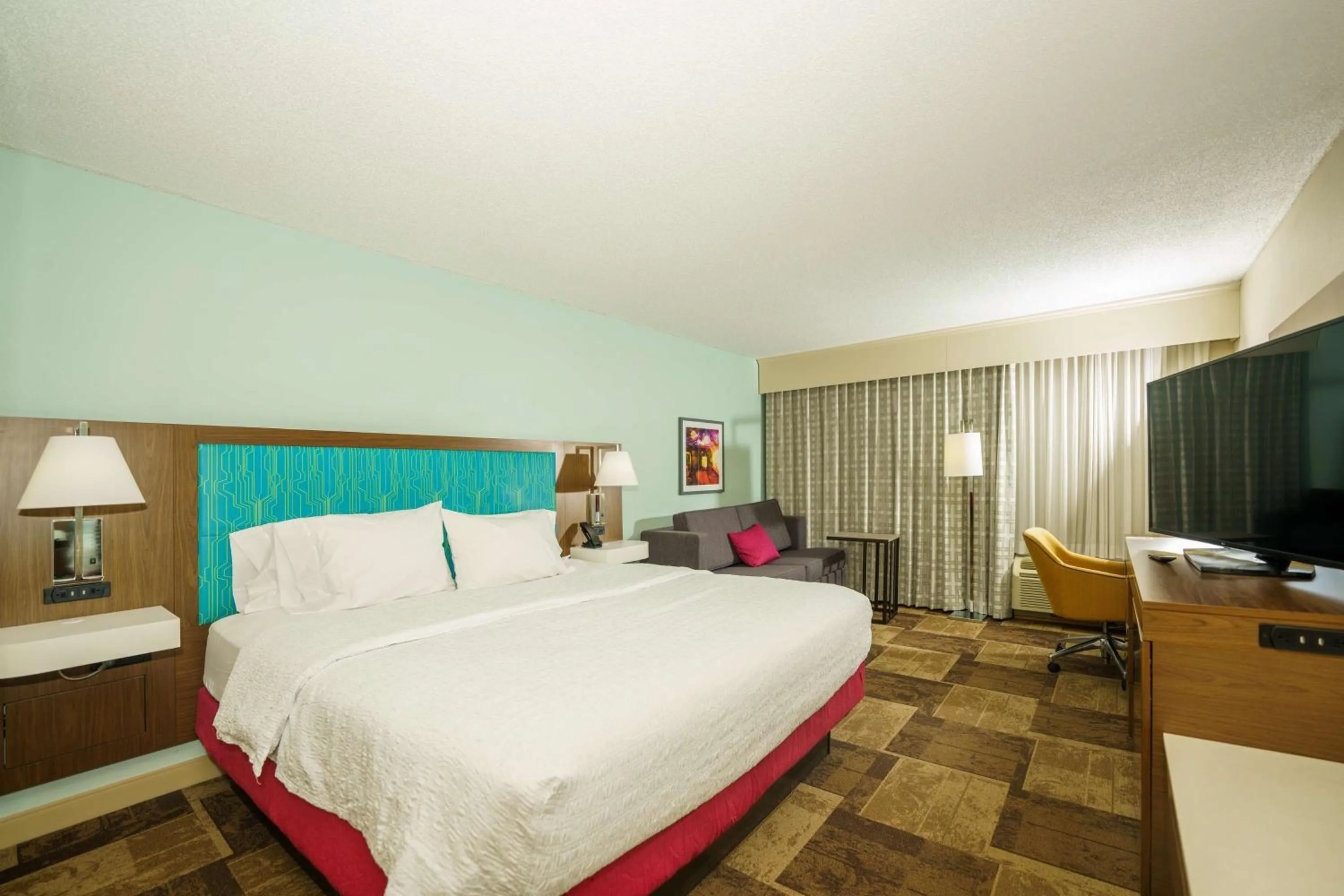 Bed in Hampton Inn Hutchinson