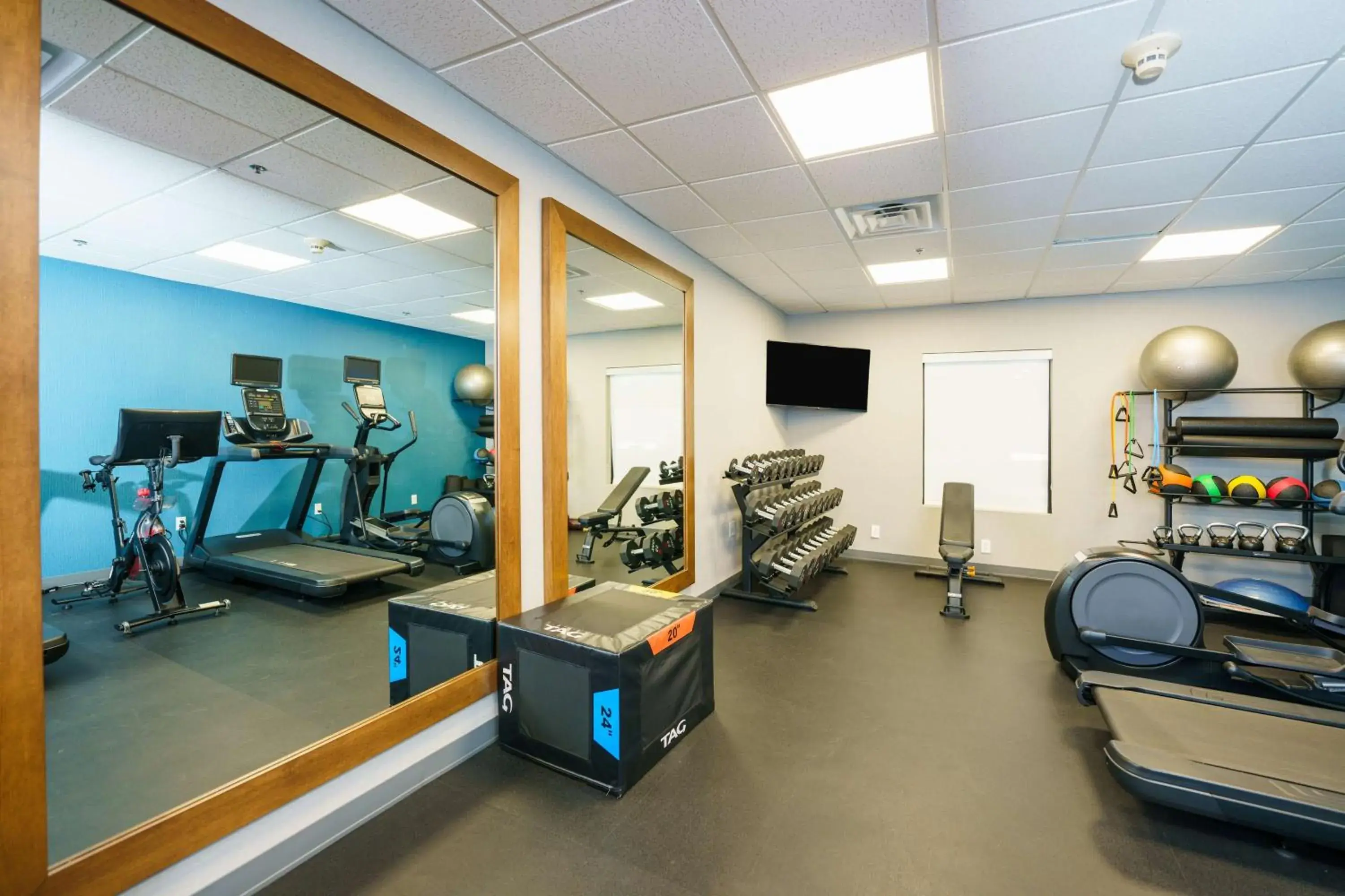 Fitness centre/facilities in Hampton Inn Hutchinson Fitness centre/facilities in Hampton Inn Hutchinson