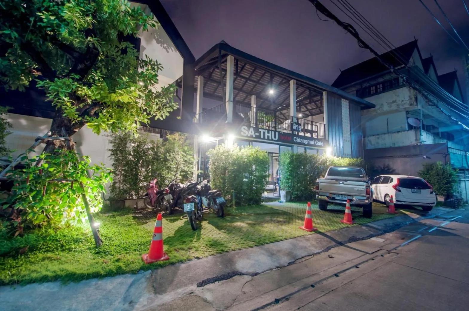 Parking in Sathu Hotel