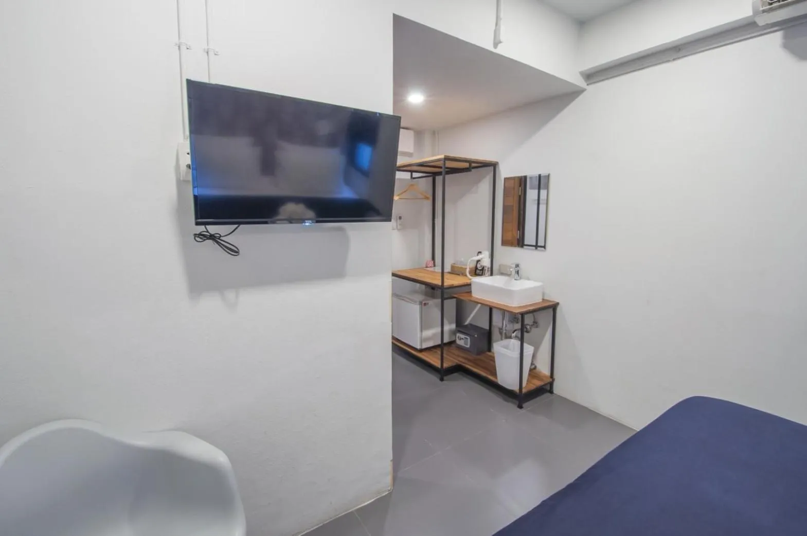 TV and multimedia, Bed in Sathu Hotel