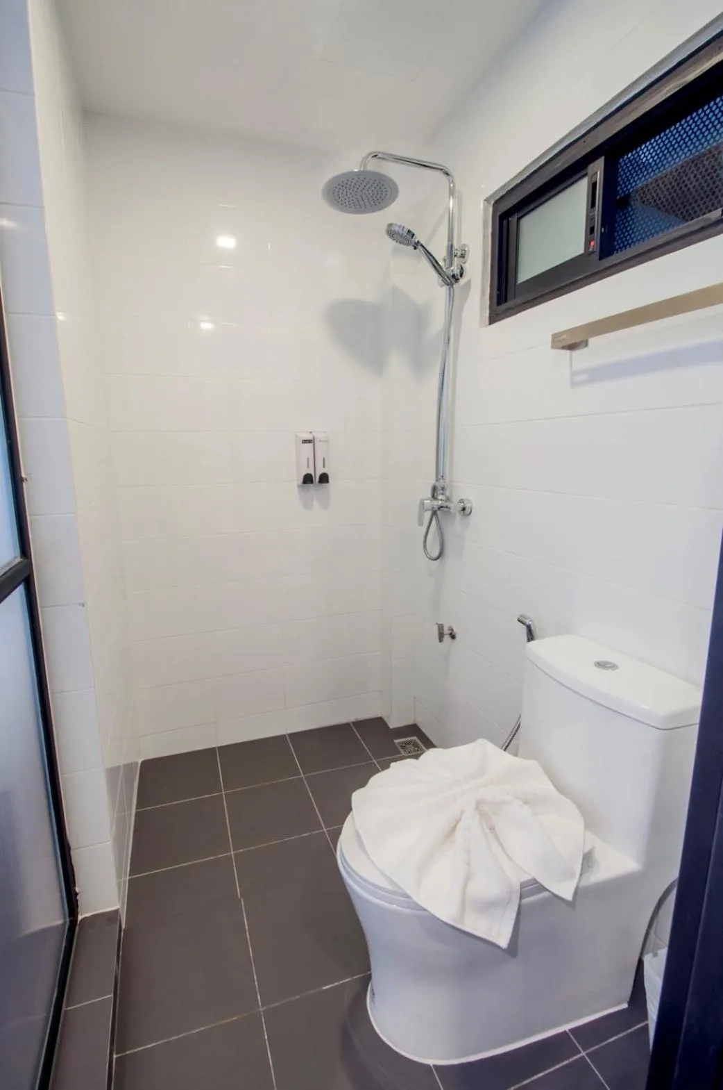 Shower in Sathu Hotel