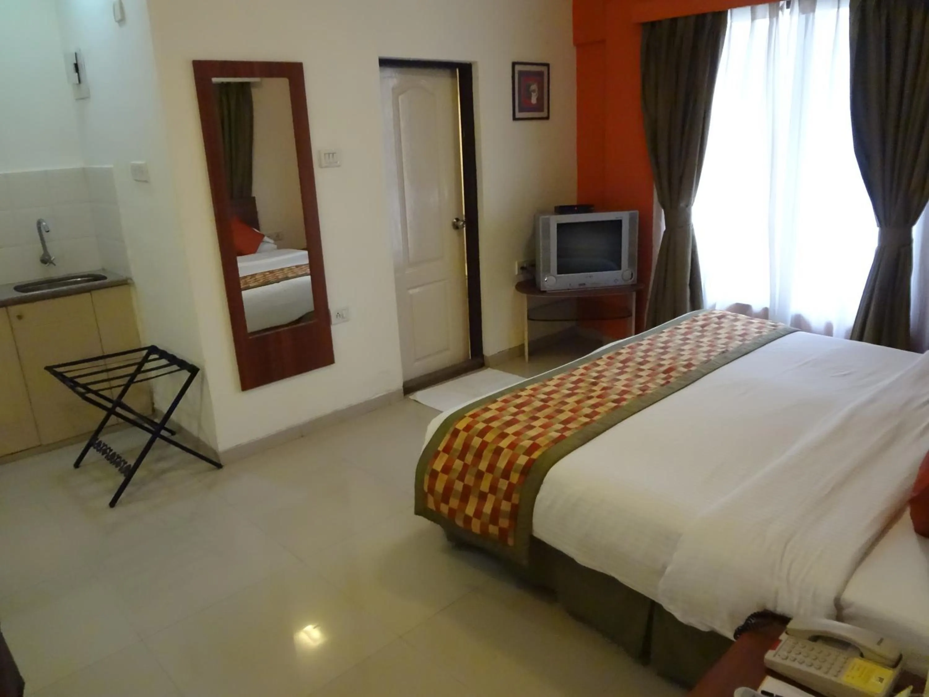 Day, Bed in Nestor Hotel, Mumbai