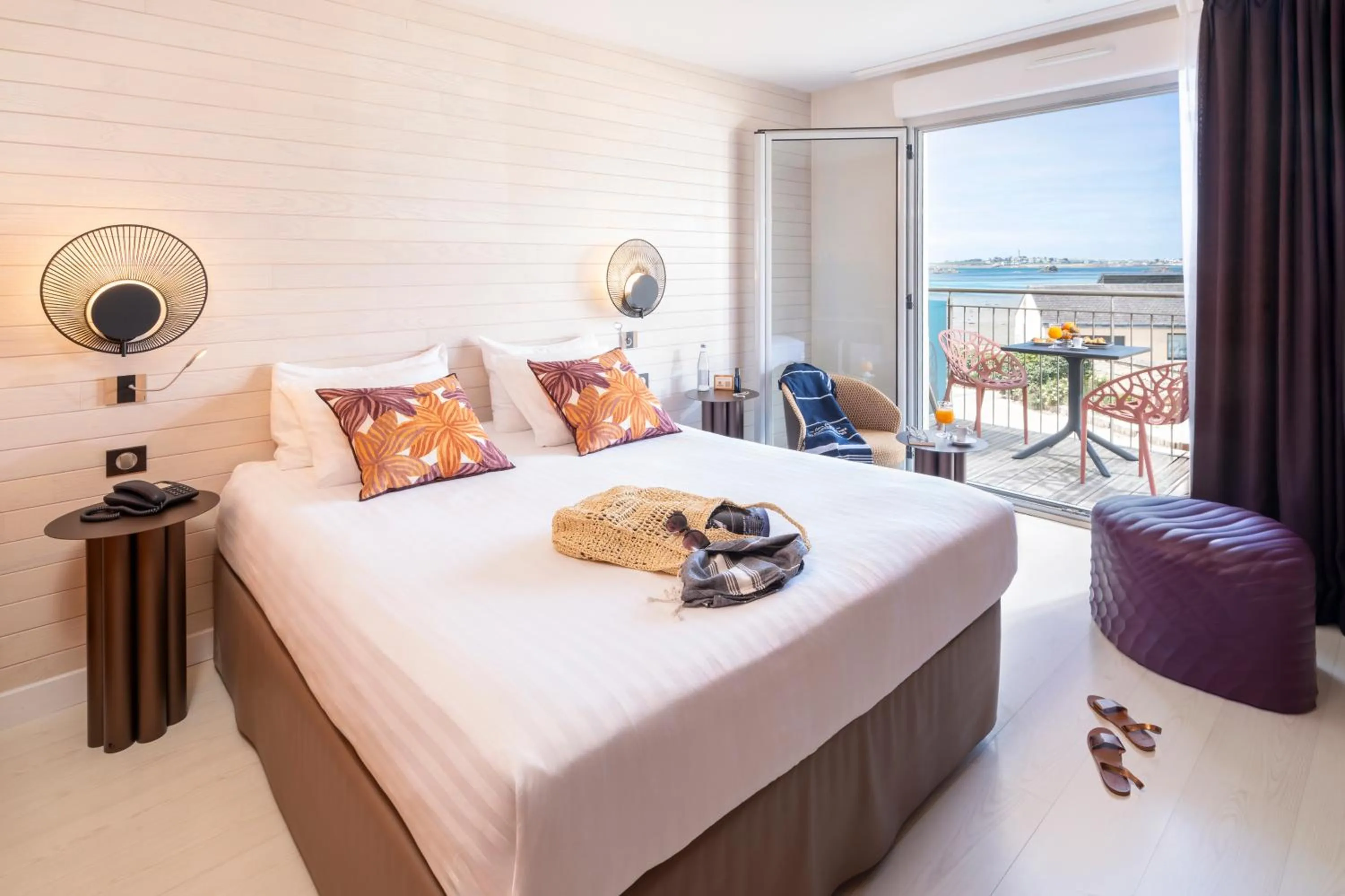 Bed in Hôtel Valdys Thalasso & Spa - Beau rivage