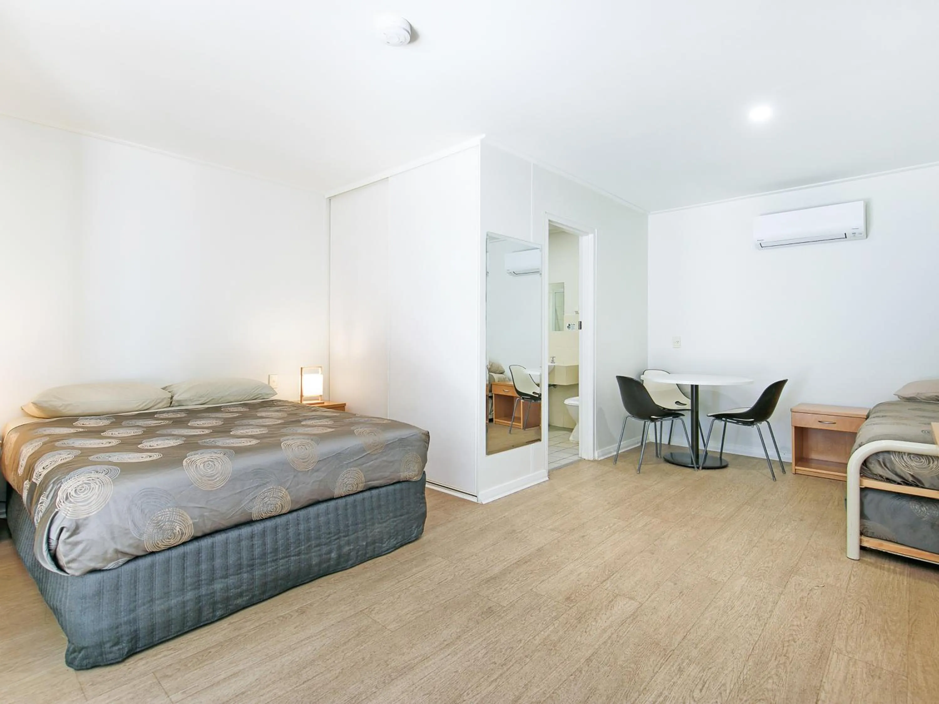 Bed in Discovery Resorts - Wilpena Pound