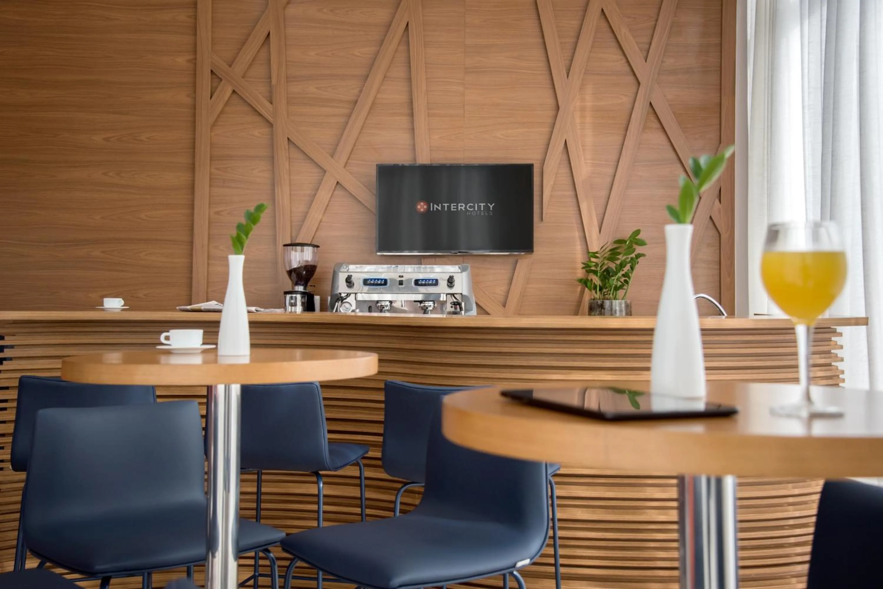 Lounge or bar in Intercity Bauru