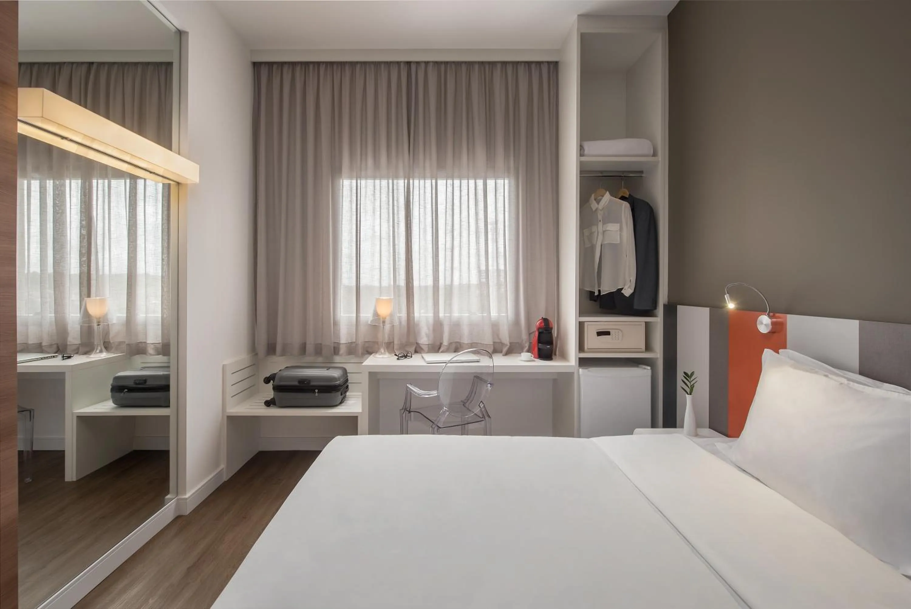 Coffee/tea facilities, Bed in Intercity Bauru