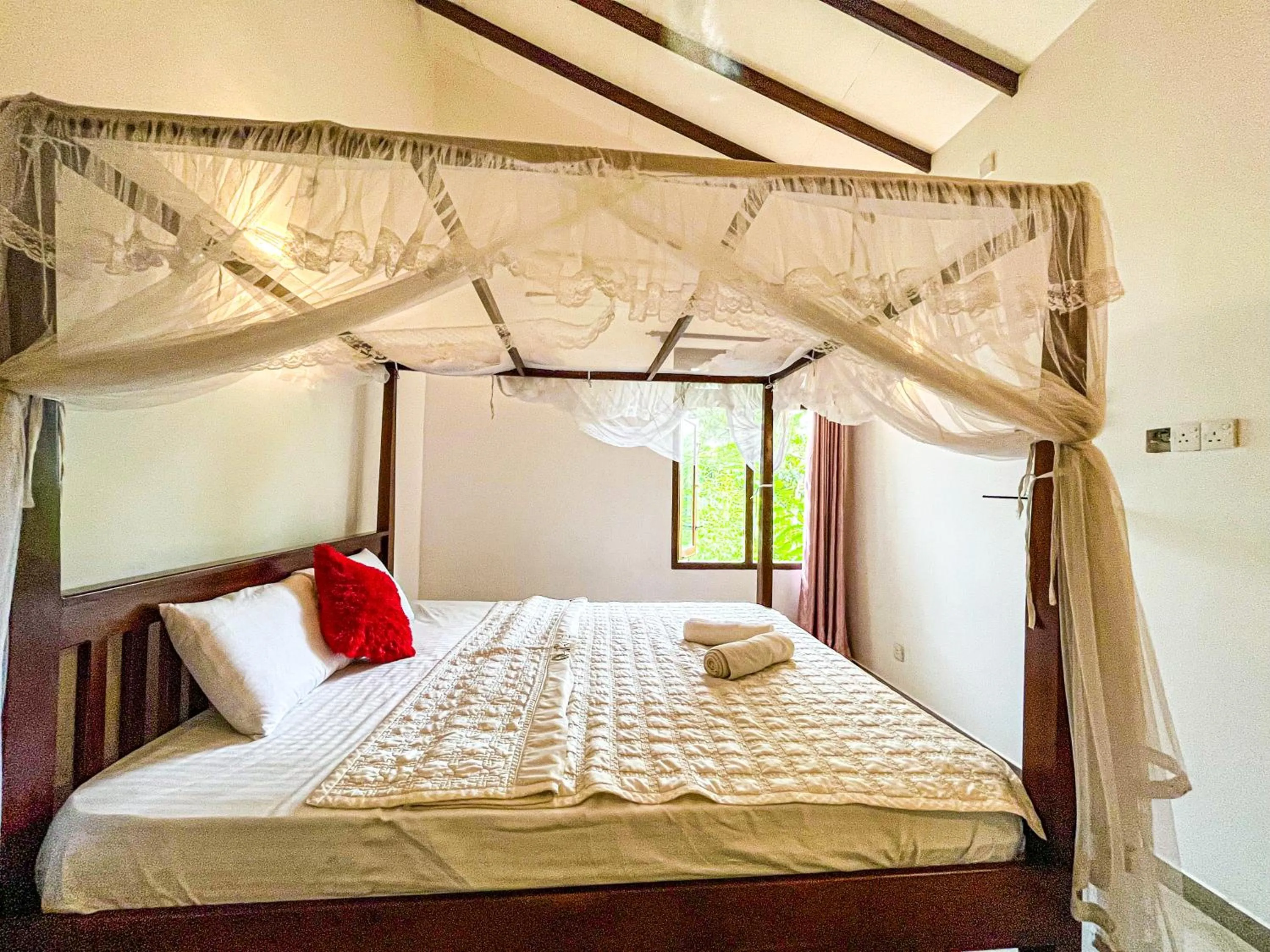 Bed in Galle Camellia