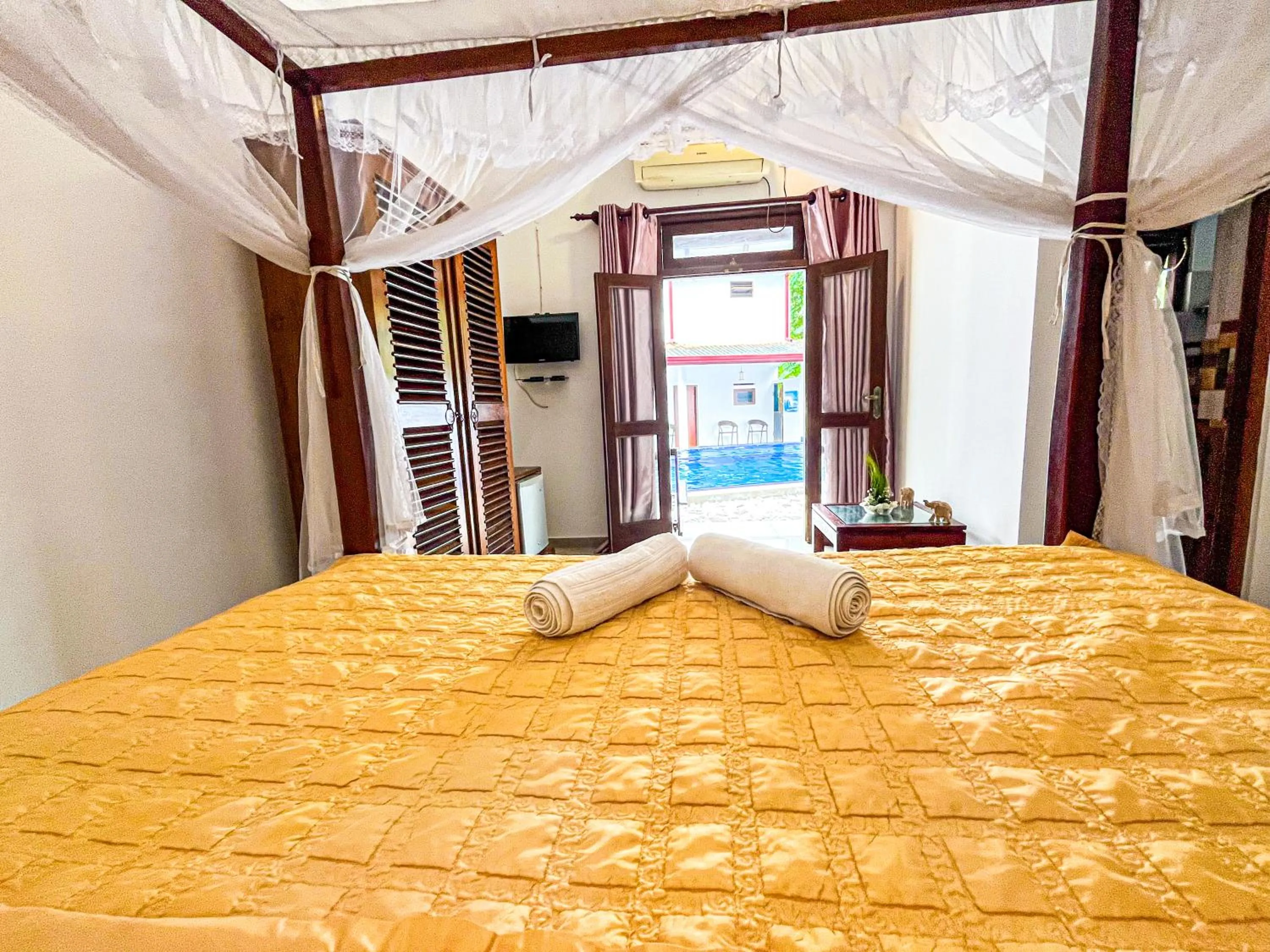 Bed in Galle Camellia