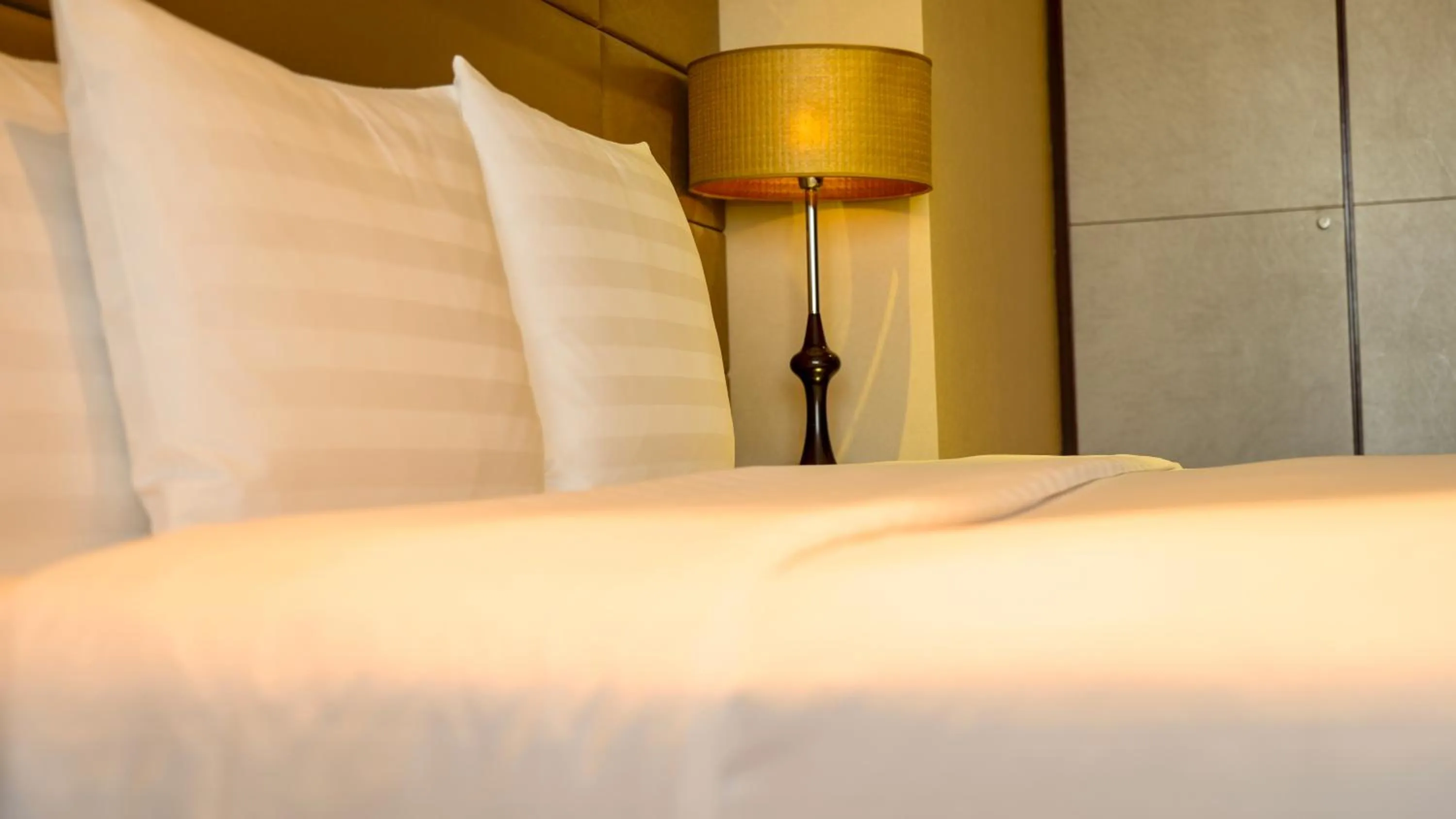 Photo of the whole room, Bed in Crowne Plaza Beijing Zhongguancun by IHG