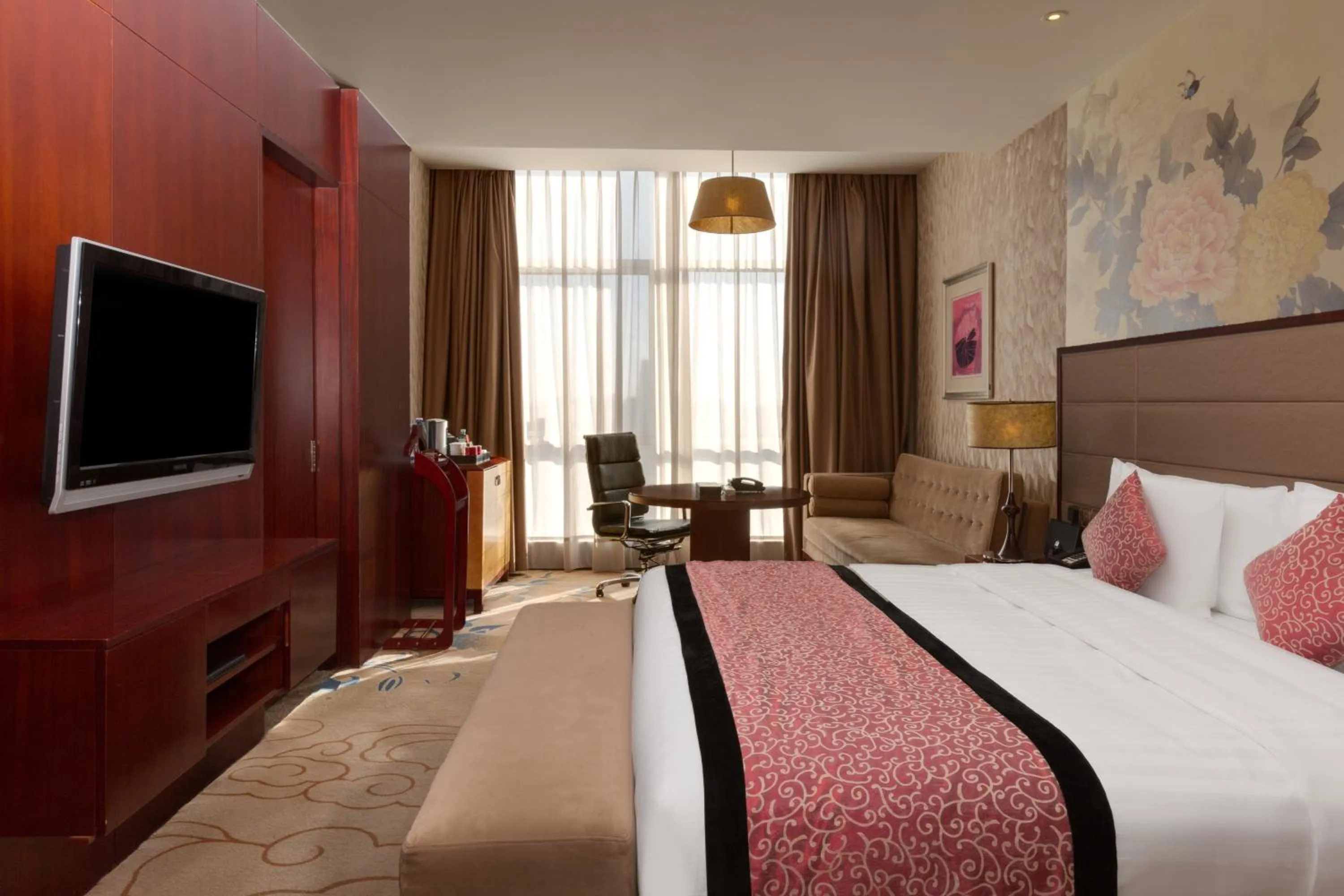 Photo of the whole room, Bed in Crowne Plaza Beijing Zhongguancun by IHG
