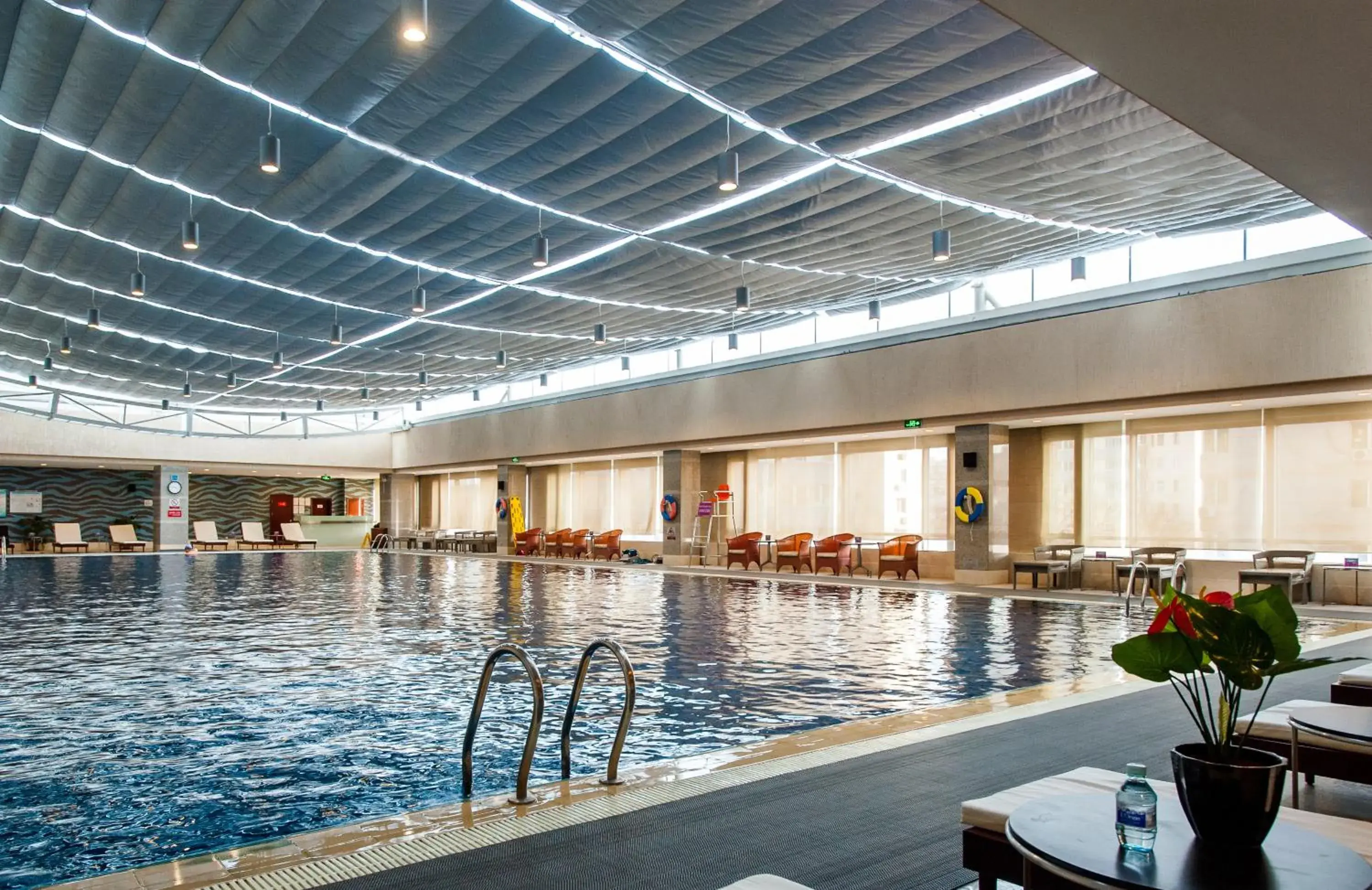 Pool view in Crowne Plaza Beijing Zhongguancun by IHG Pool view in Crowne Plaza Beijing Zhongguancun by IHG