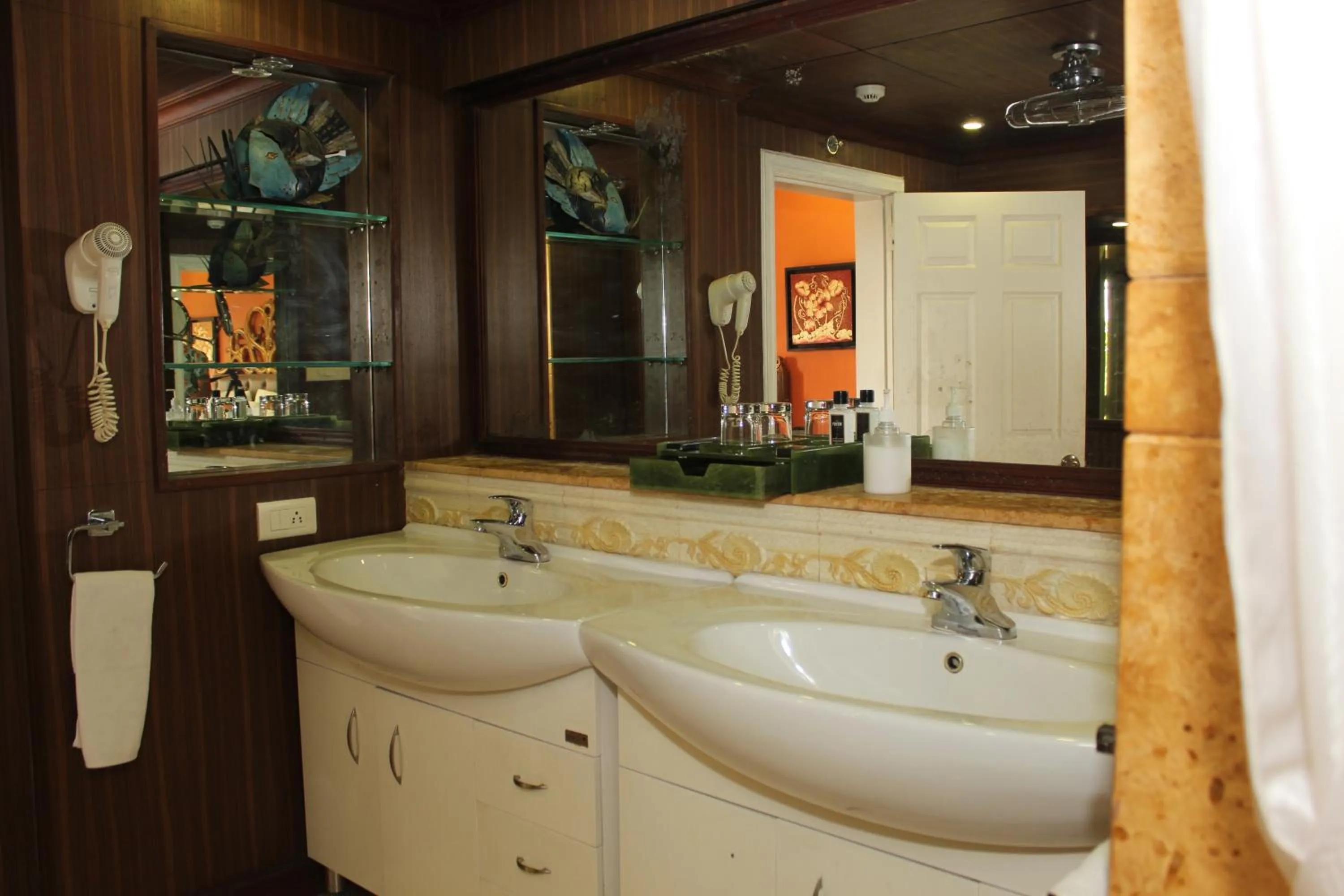 Bathroom in Fenicia Riverside Resort