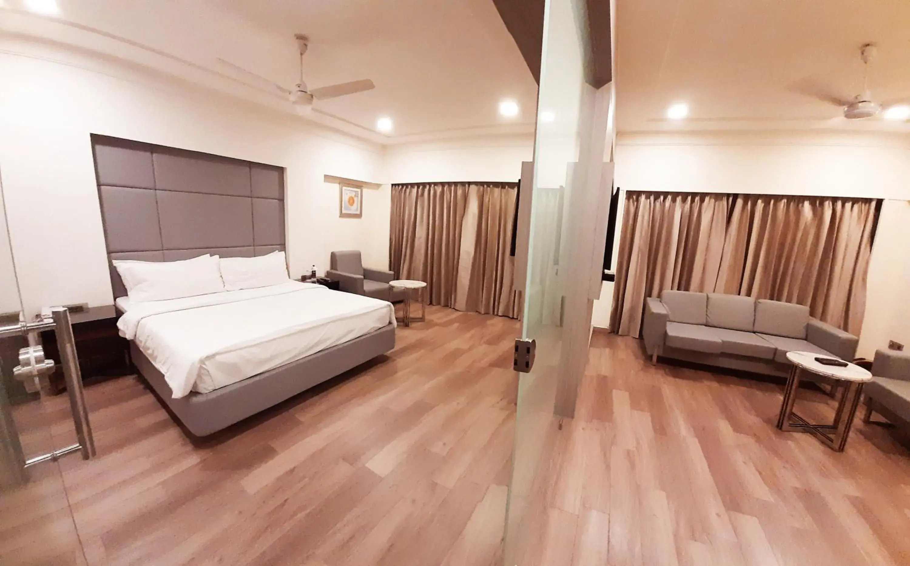 Suite - single occupancy in Fortune Murali Park, Vijayawada - Member ITC Hotels' Group Suite - single occupancy in Fortune Murali Park, Vijayawada - Member ITC Hotels' Group