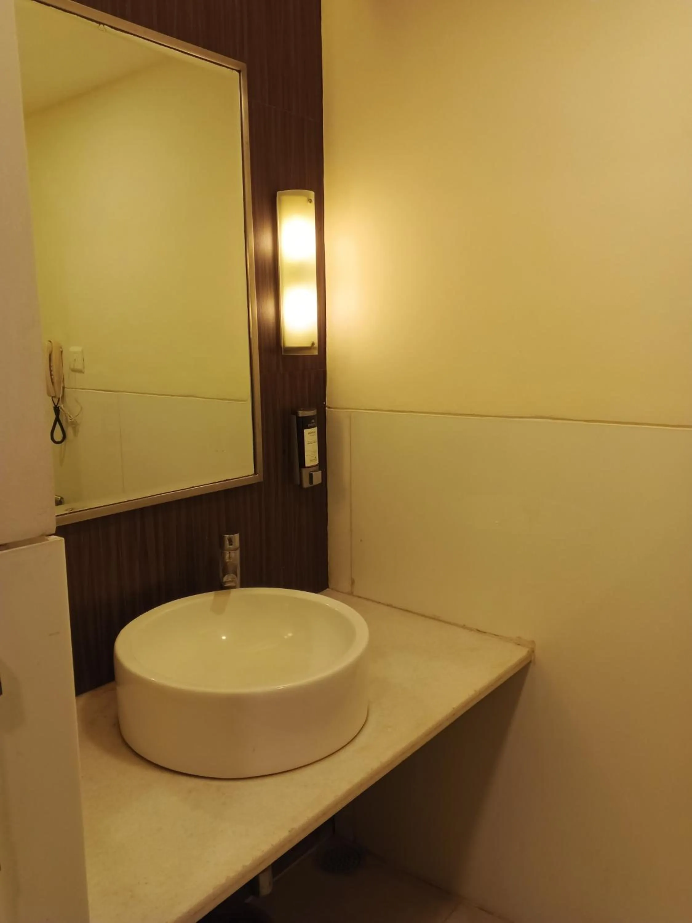Bathroom in Fortune Murali Park, Vijayawada - Member ITC Hotels' Group