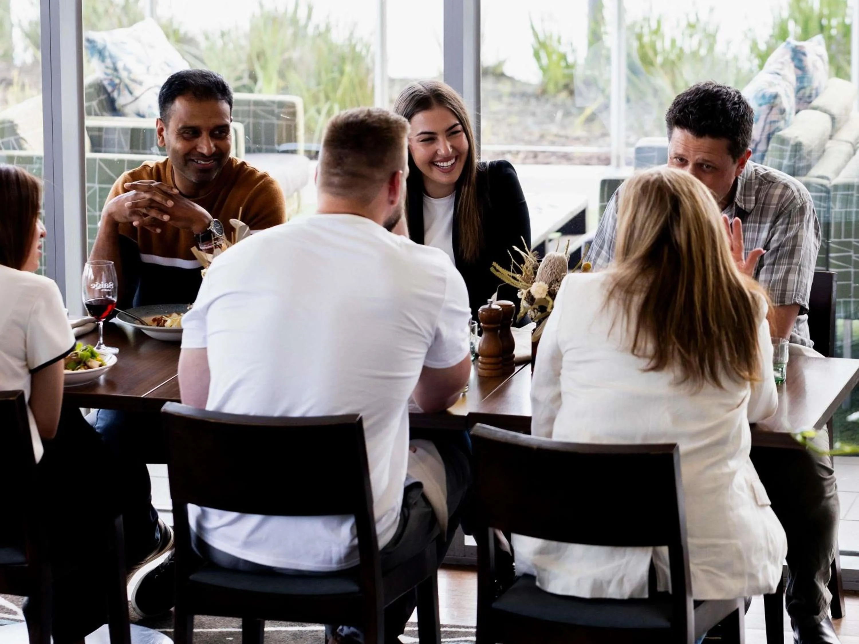 Restaurant/places to eat in Mercure Melbourne Caroline Springs