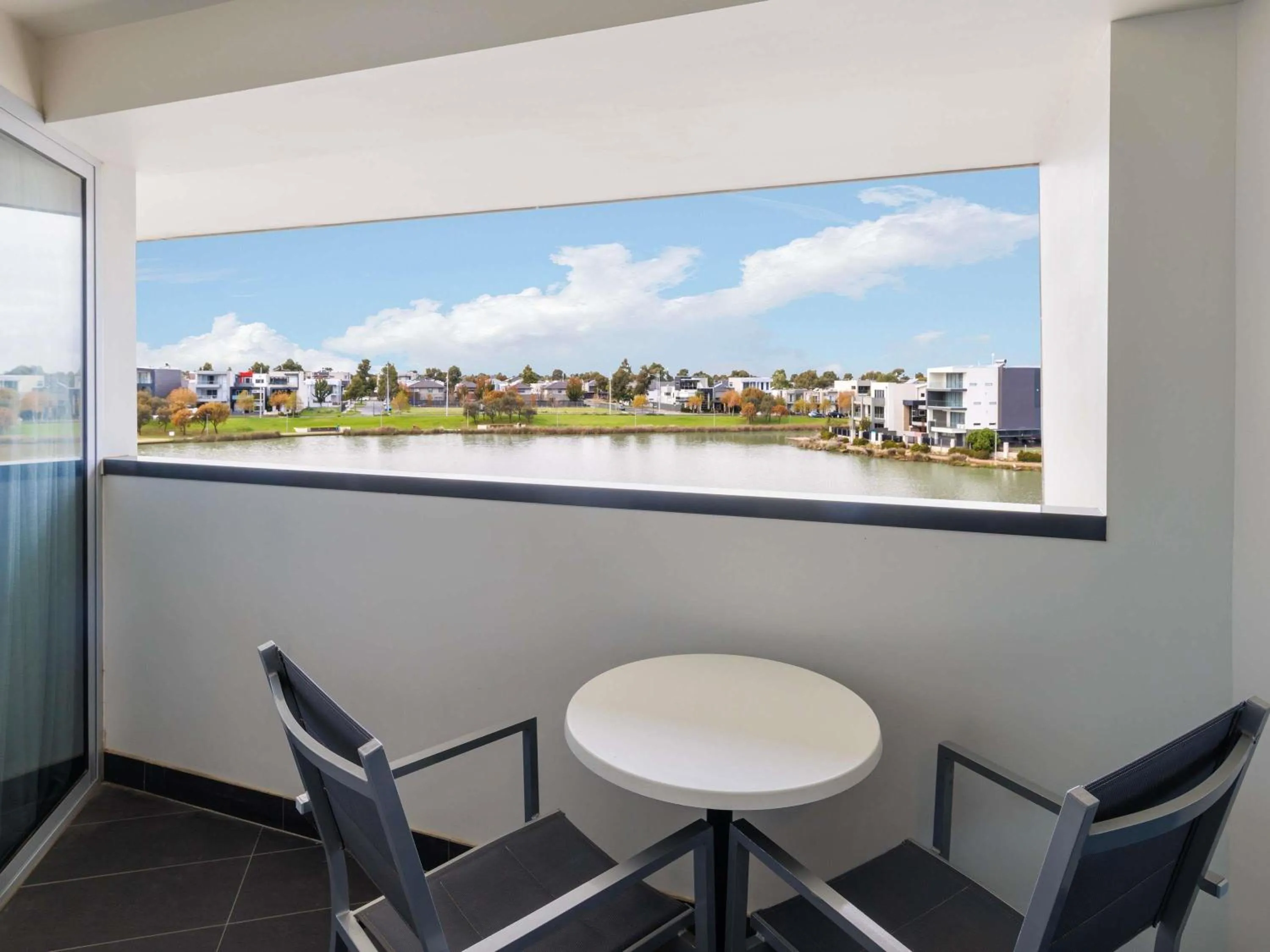 Bedroom in Mercure Melbourne Caroline Springs