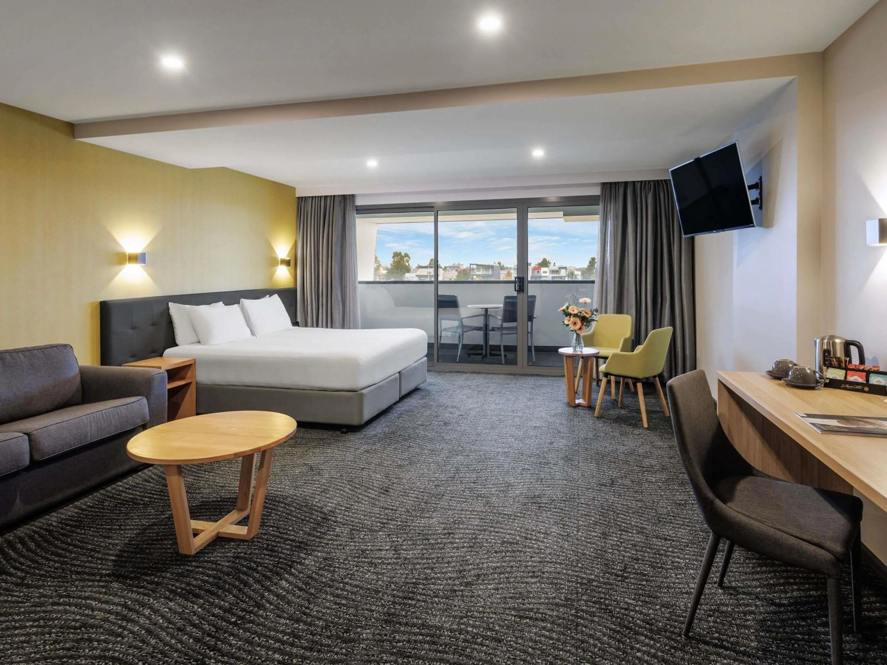 Bedroom, Bed in Mercure Melbourne Caroline Springs