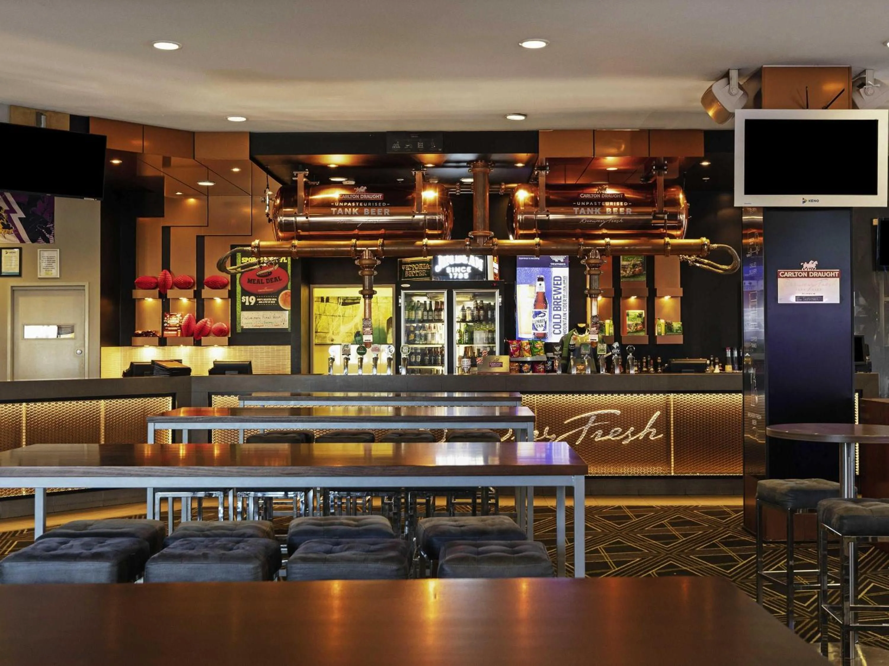 Lounge or bar in Mercure Melbourne Caroline Springs