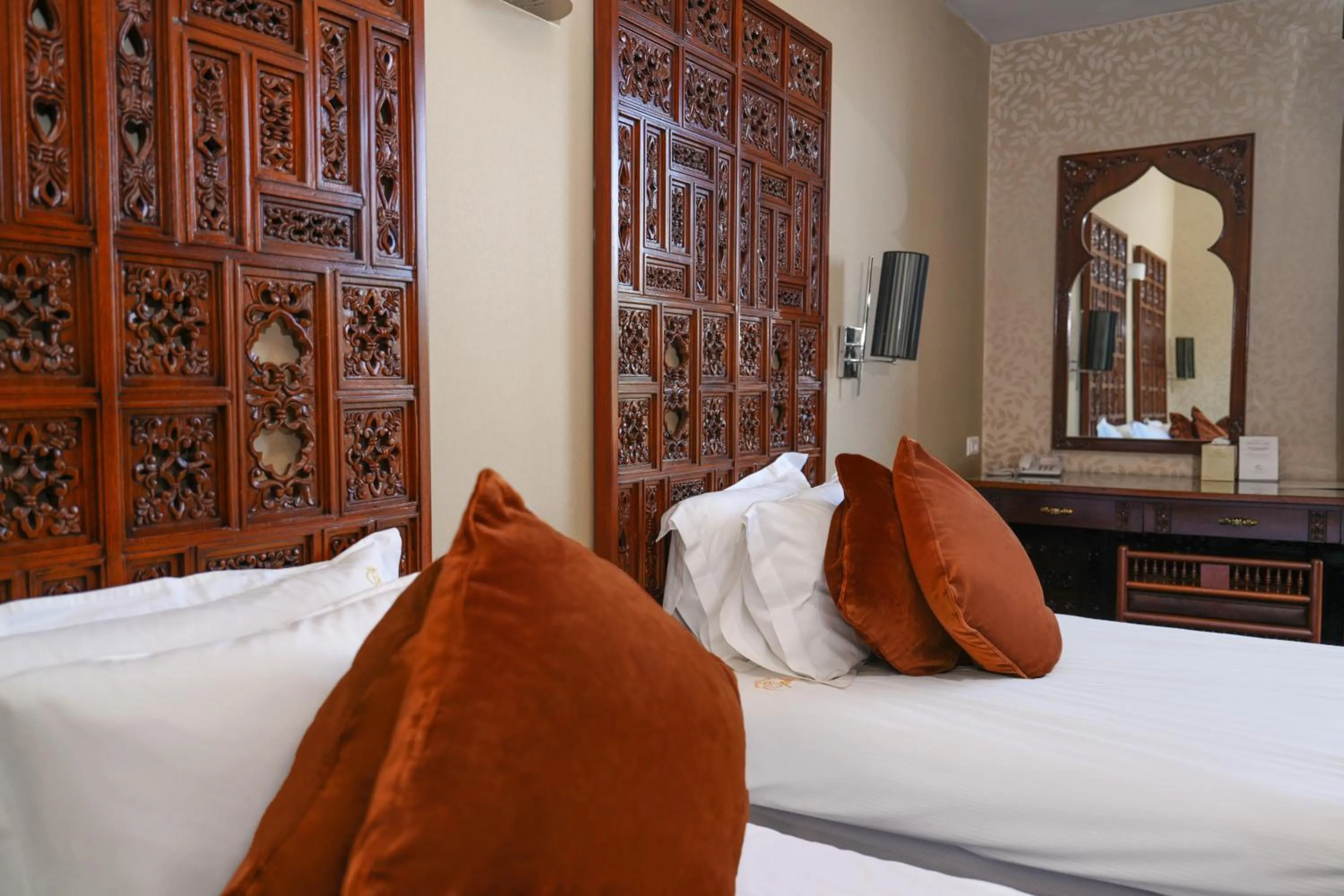 Deluxe Twin Room in Chtaura Park Hotel