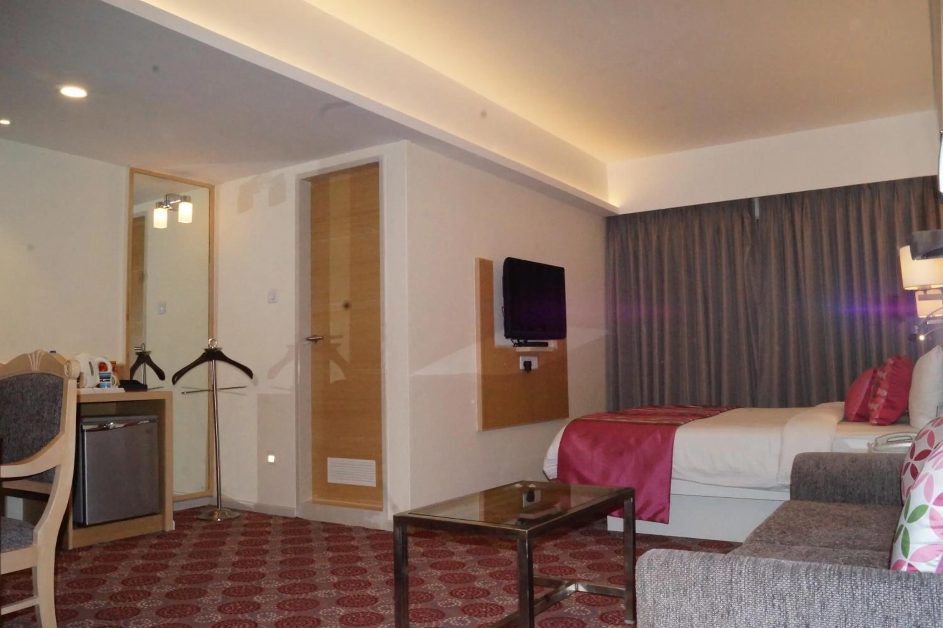 Photo of the whole room, Bed in Fortune Park Galaxy, Vapi - Member ITC Hotels' Group