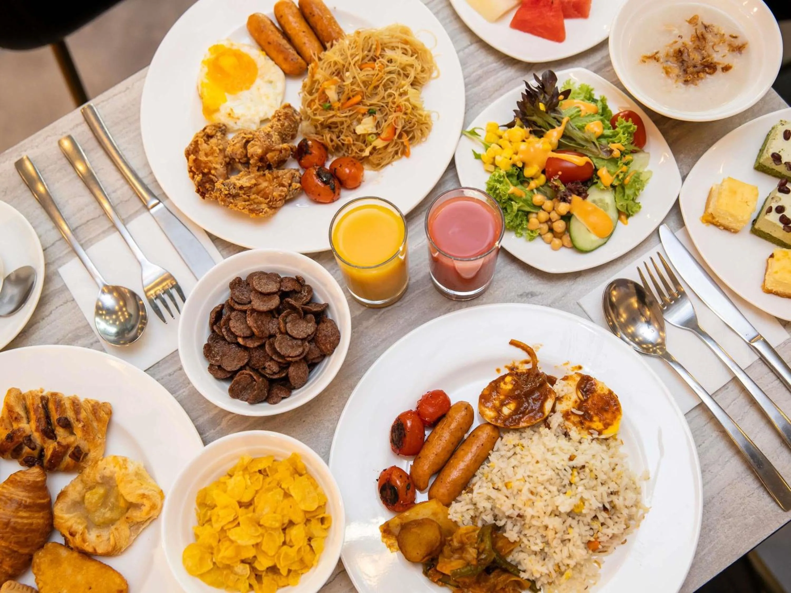 Breakfast in ibis Styles Singapore Albert