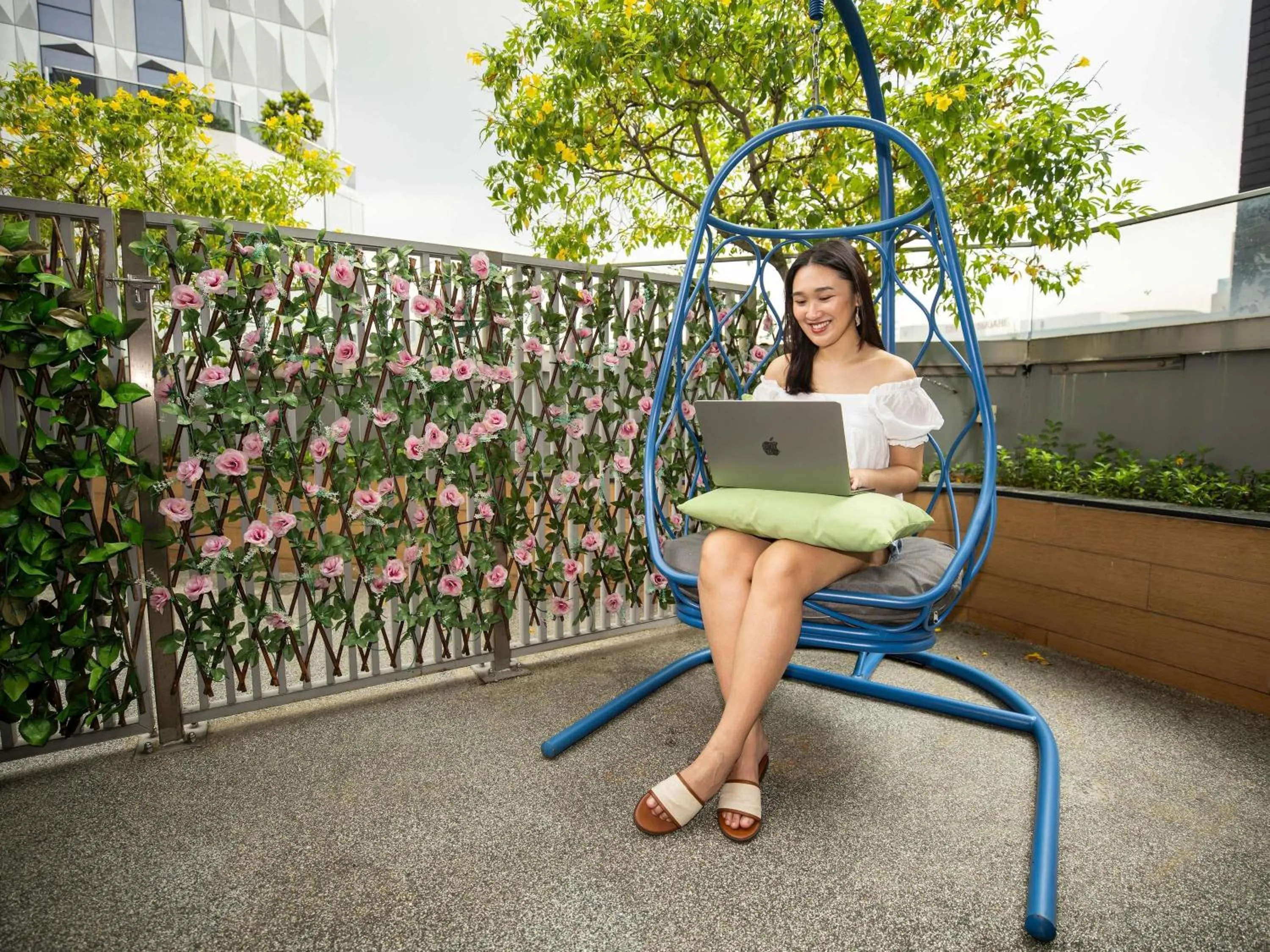 Bedroom in ibis Styles Singapore Albert