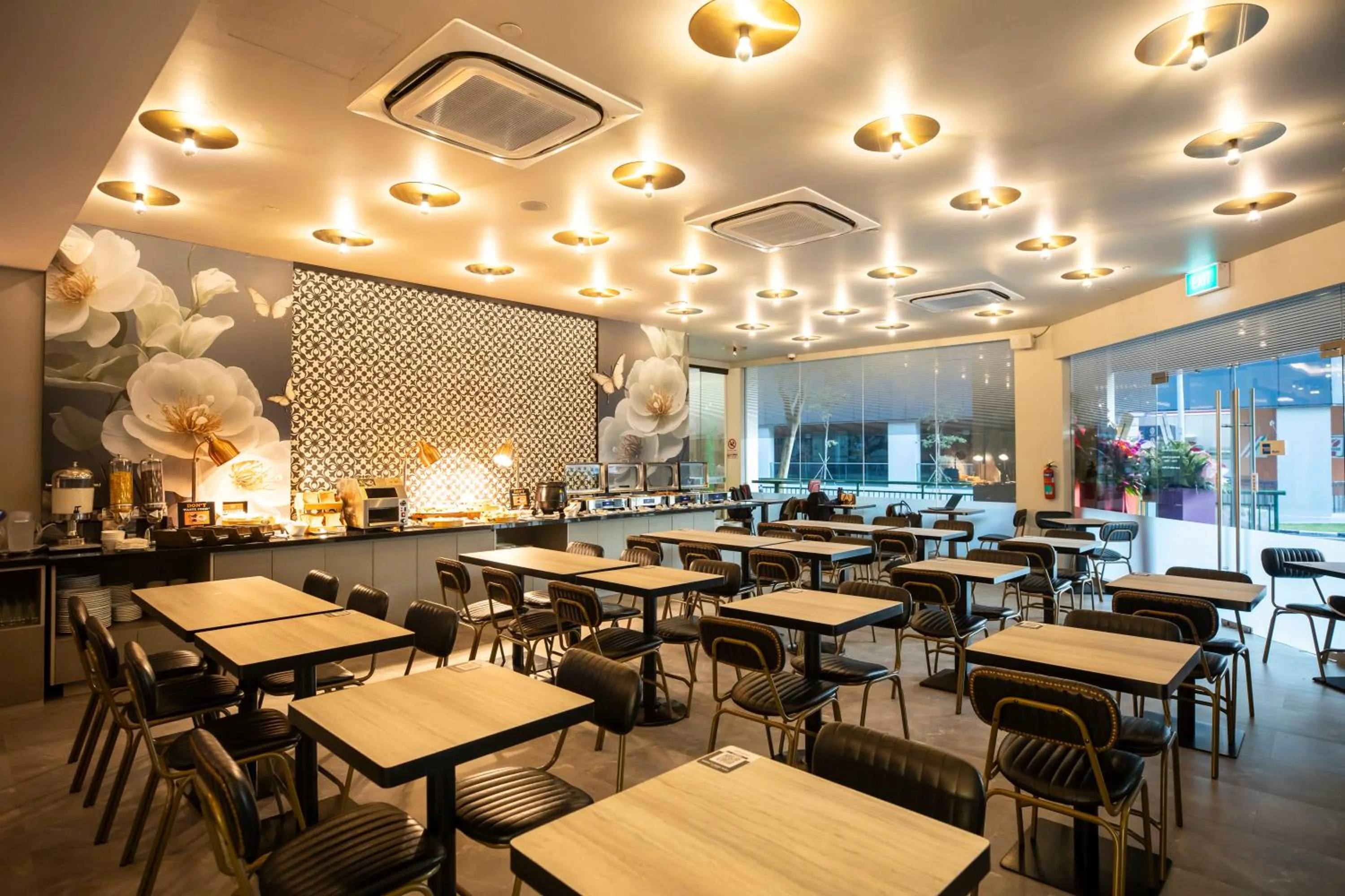 Restaurant/places to eat in ibis Styles Singapore Albert