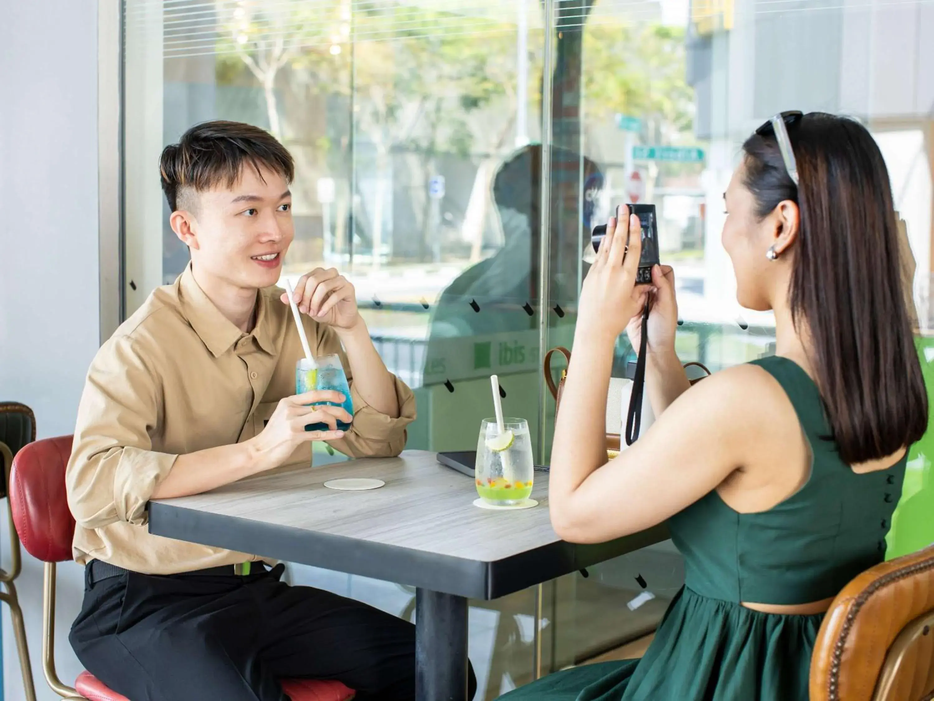 Lounge or bar in ibis Styles Singapore Albert Lounge or bar in ibis Styles Singapore Albert