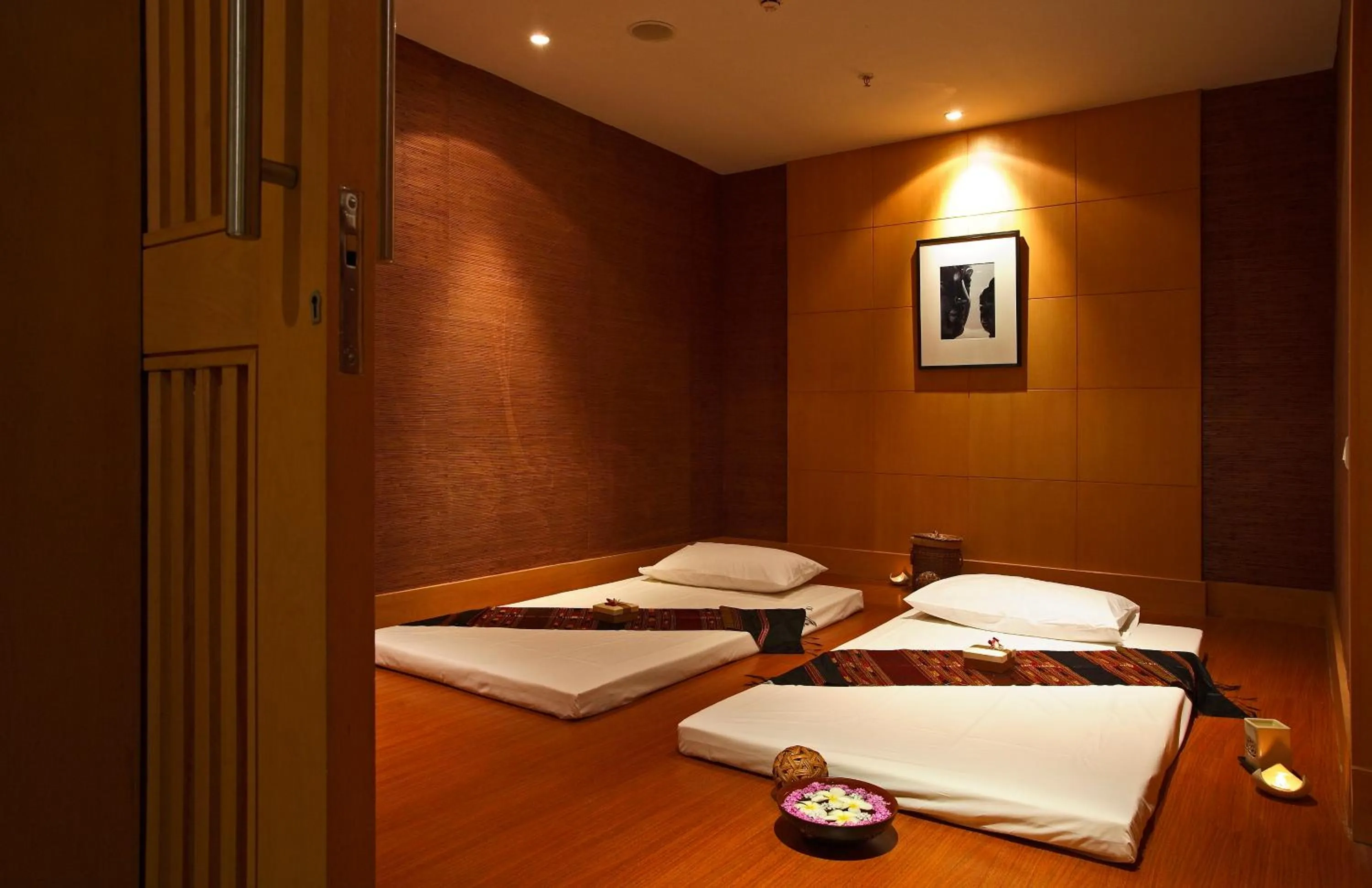 Spa and wellness centre/facilities, Bed in Ellaa Hotel Gachibowli