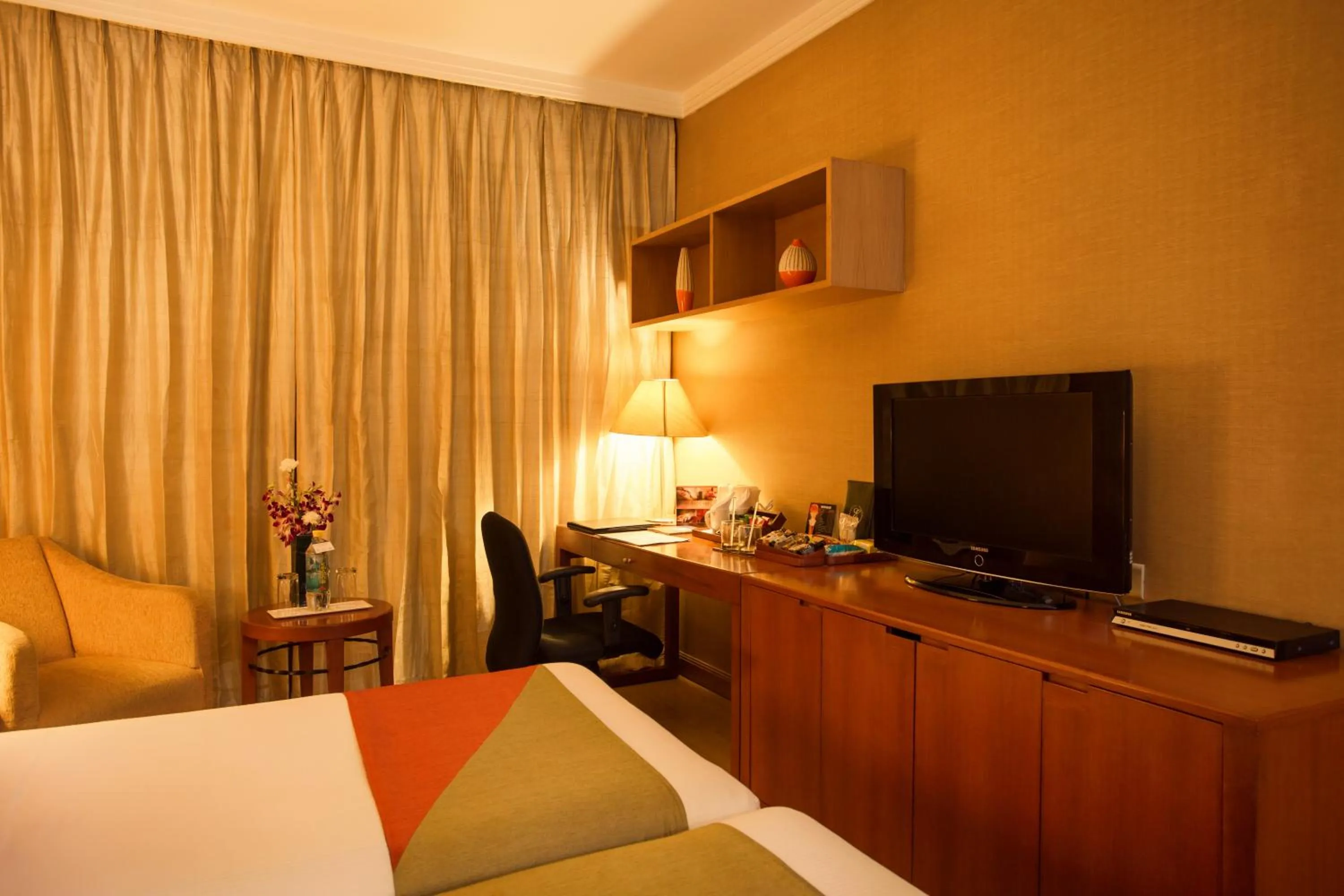 TV and multimedia, Bed in Ellaa Hotel Gachibowli