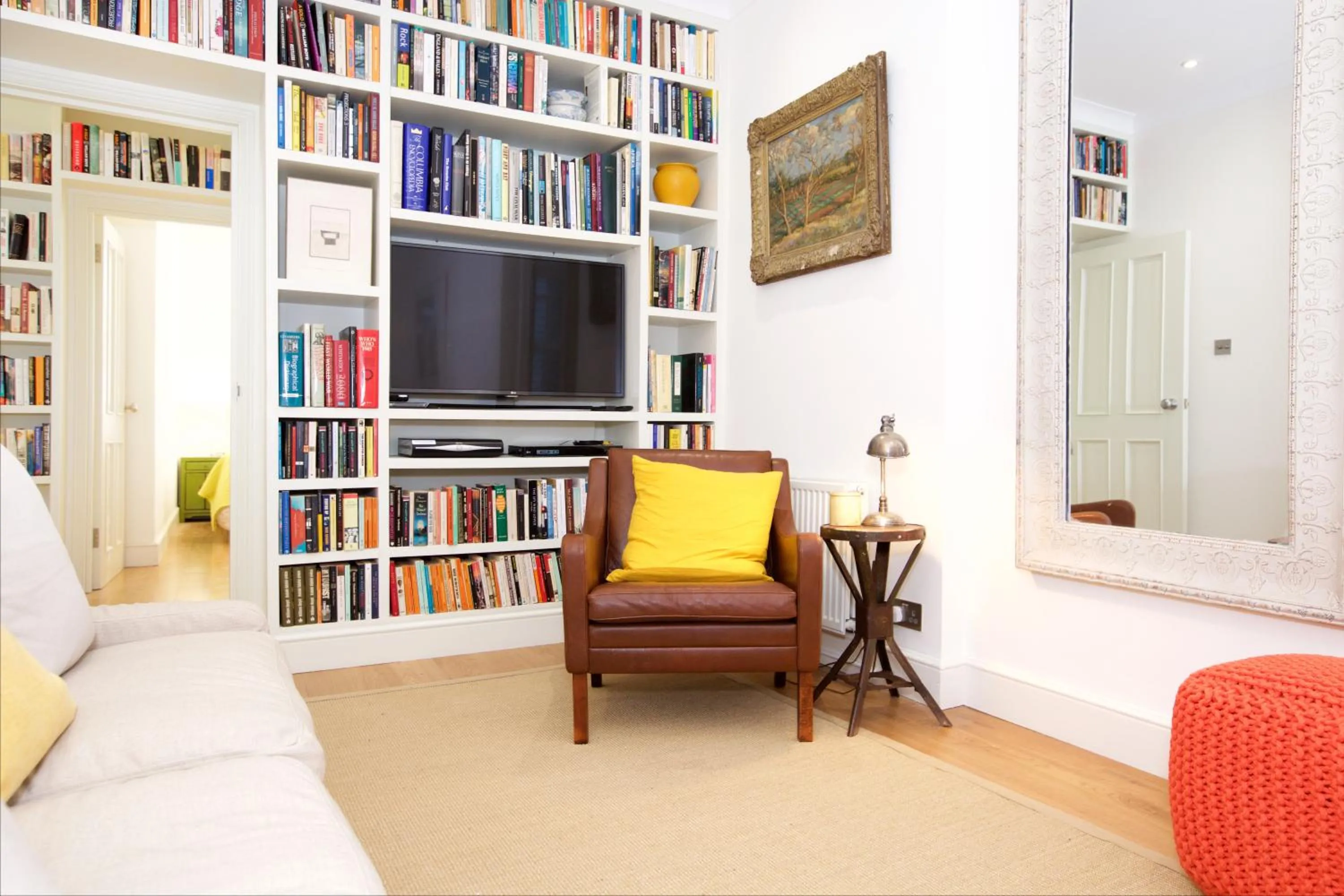 Retro apartment moments from Battersea Park