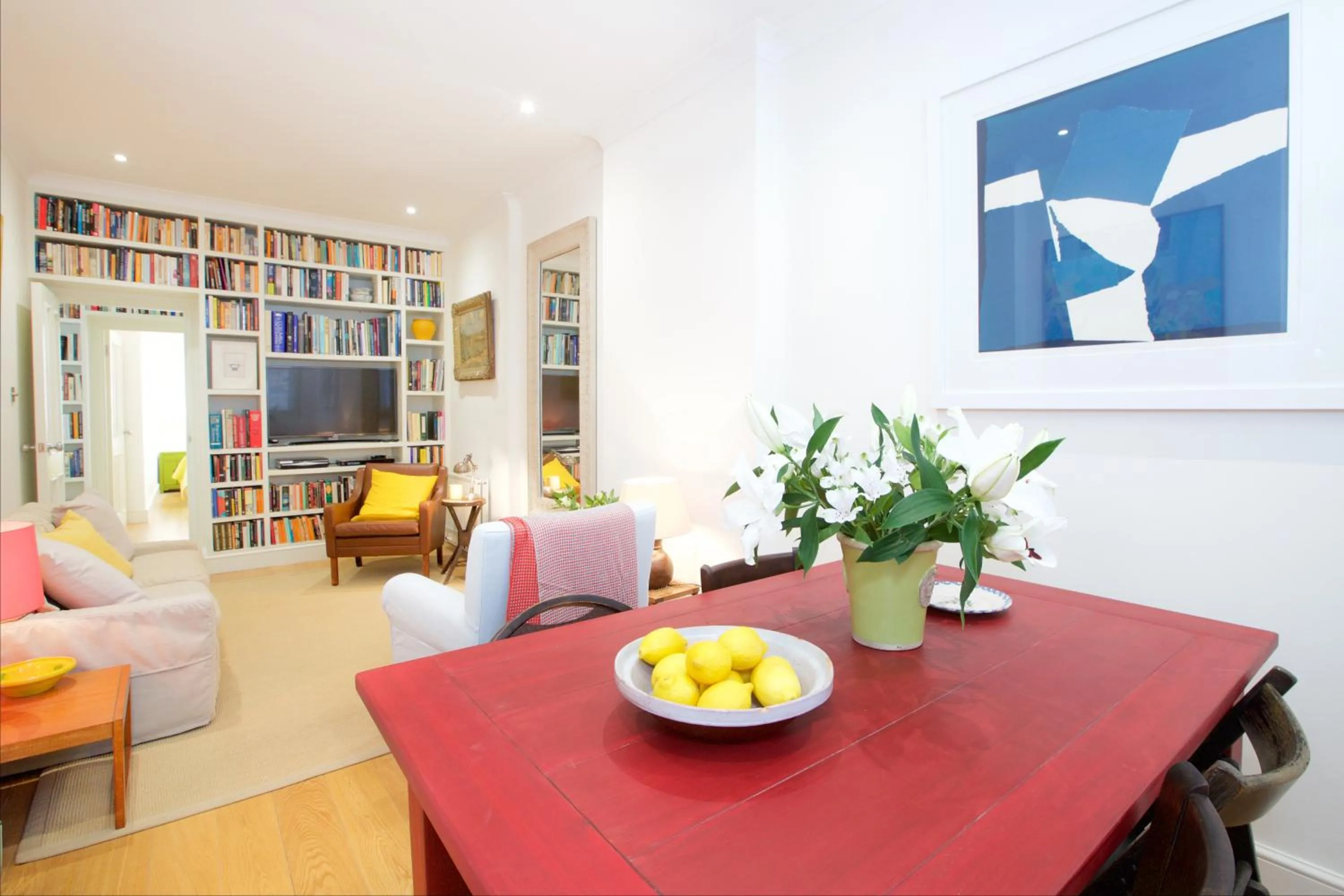 Retro apartment moments from Battersea Park