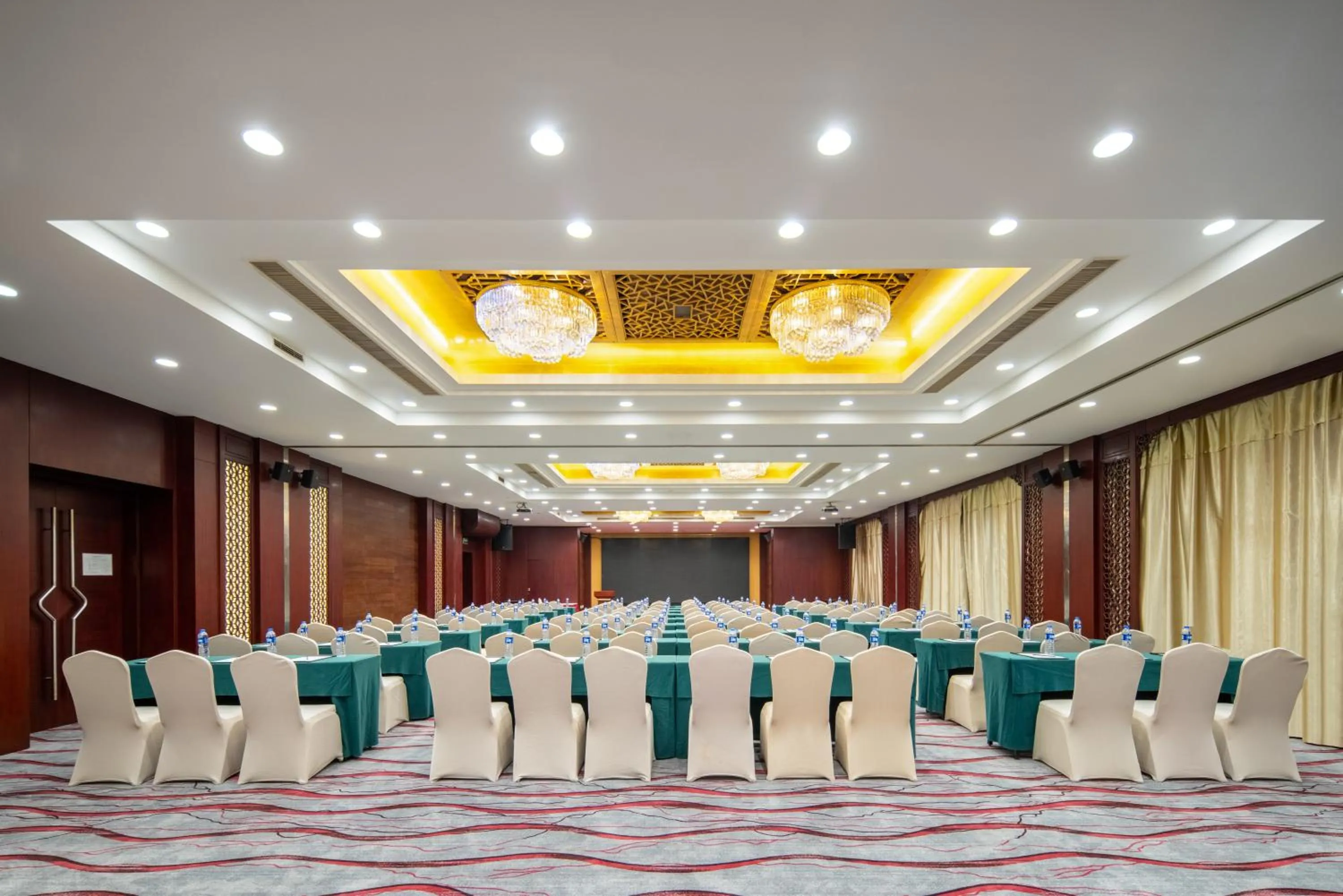 Gem Flower Hotel - North Bund