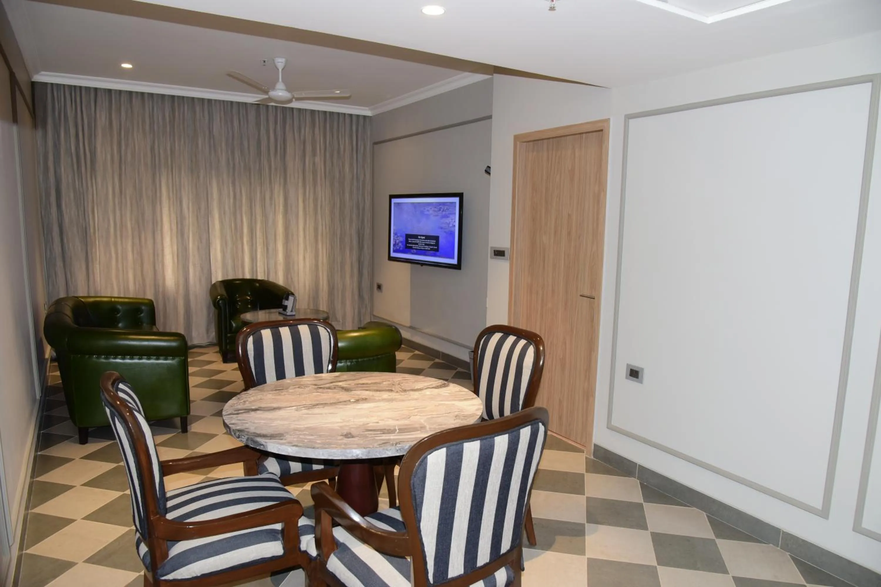 Living room in Fortune Valley View, Manipal - Member ITC Hotels' Group