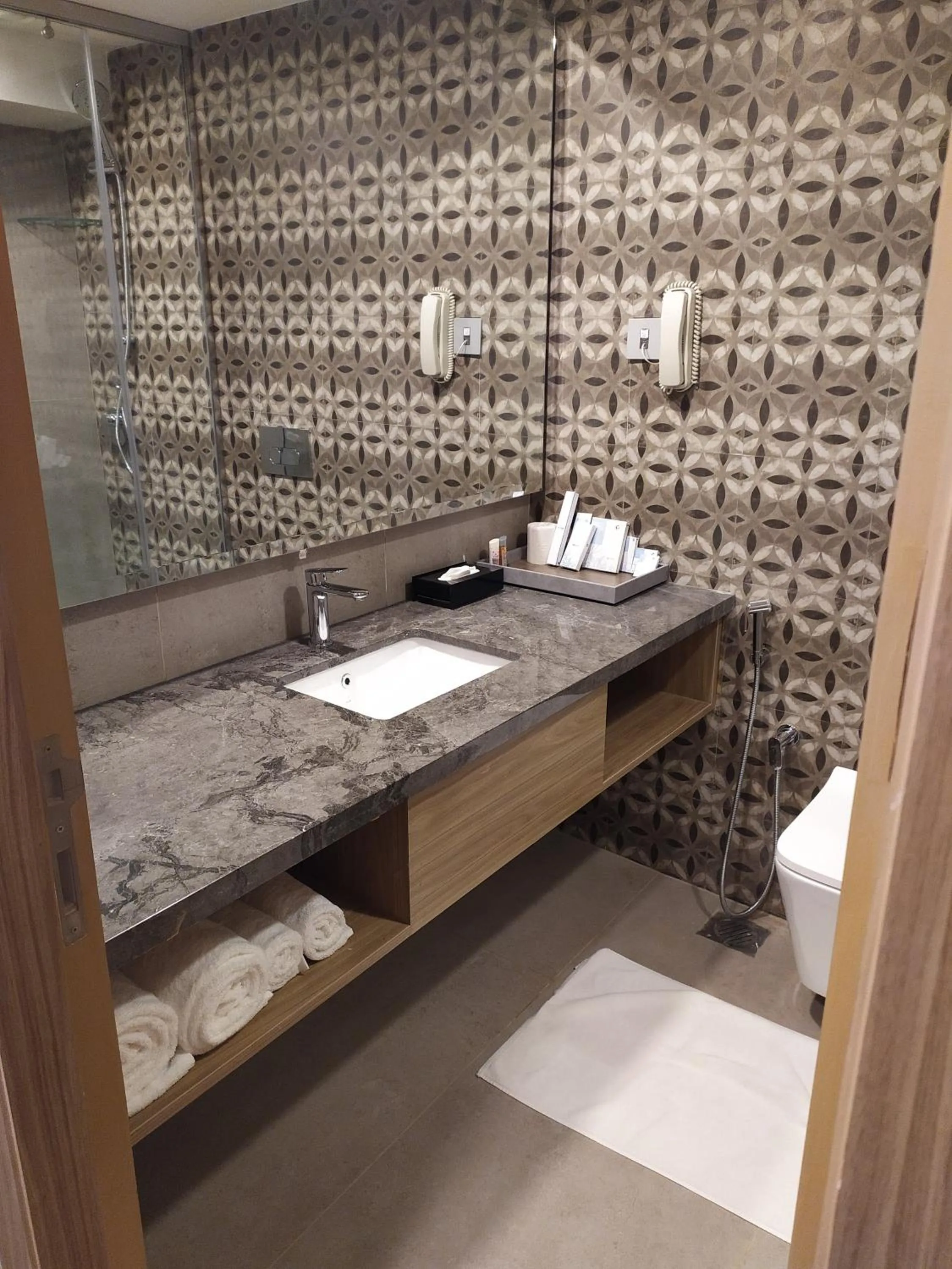 Shower in Fortune Valley View, Manipal - Member ITC Hotels' Group