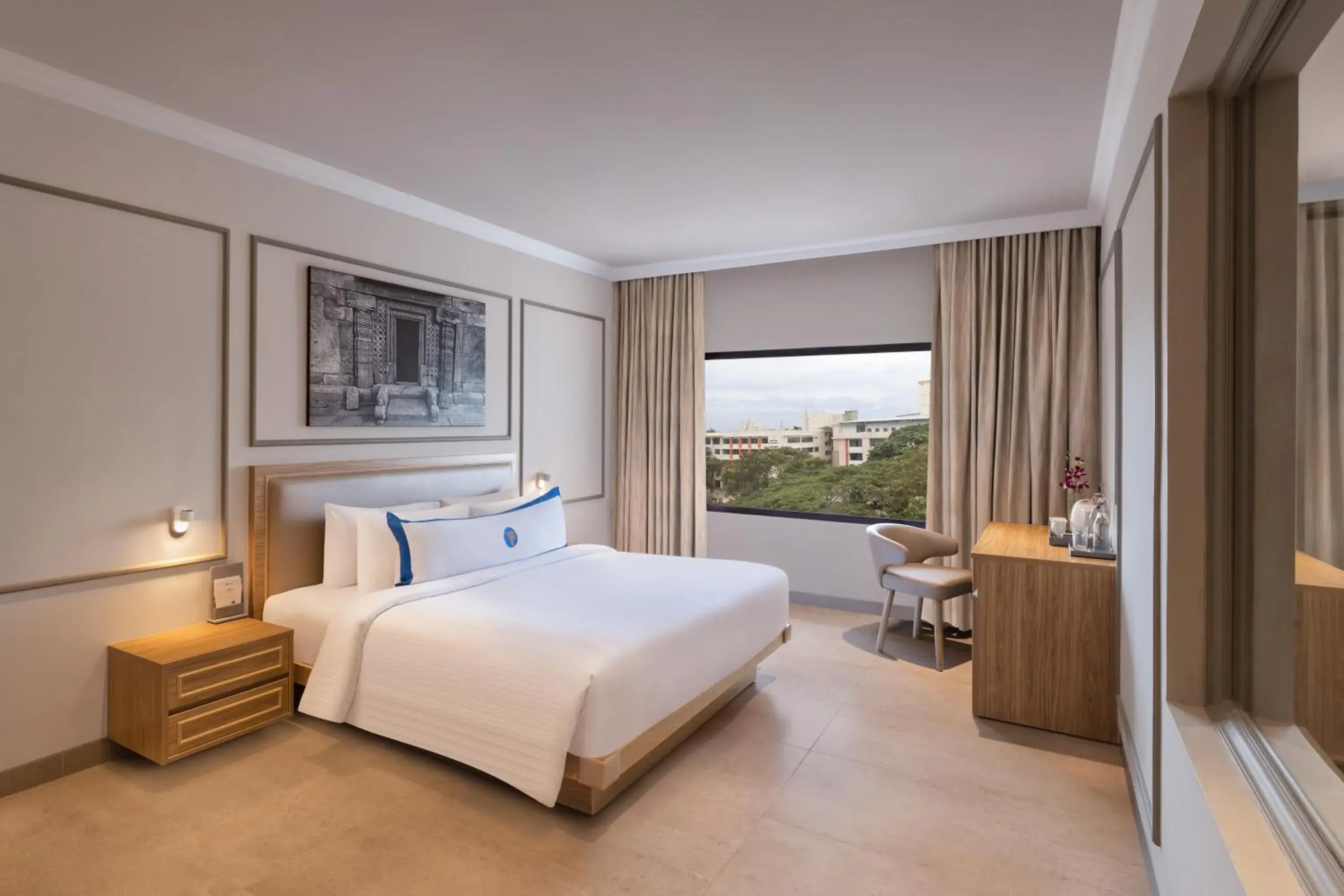 Photo of the whole room, Bed in Fortune Valley View, Manipal - Member ITC Hotels' Group Photo of the whole room, Bed in Fortune Valley View, Manipal - Member ITC Hotels' Group