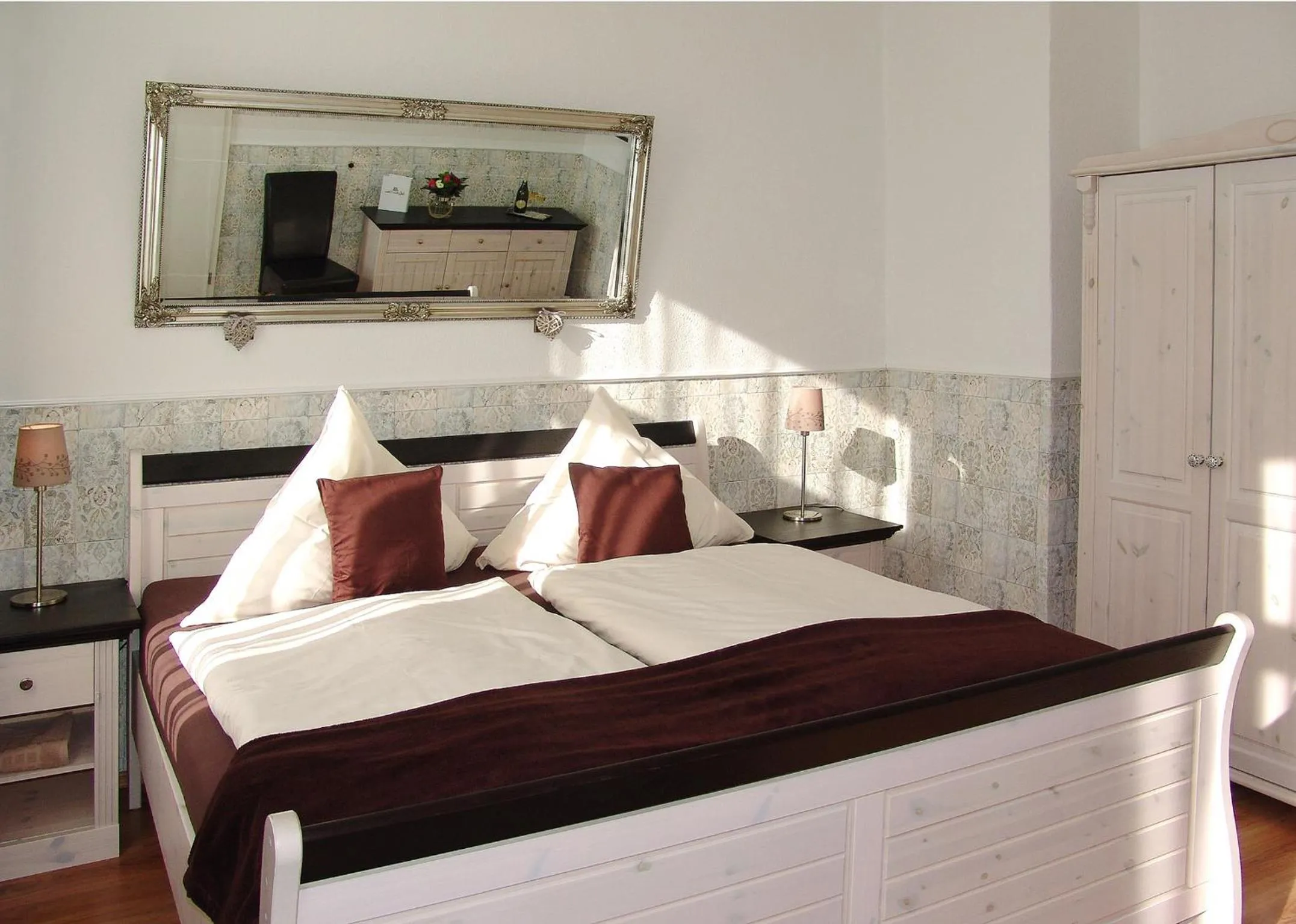 Photo of the whole room, Bed in Hotel Garni Landhaus Uttum