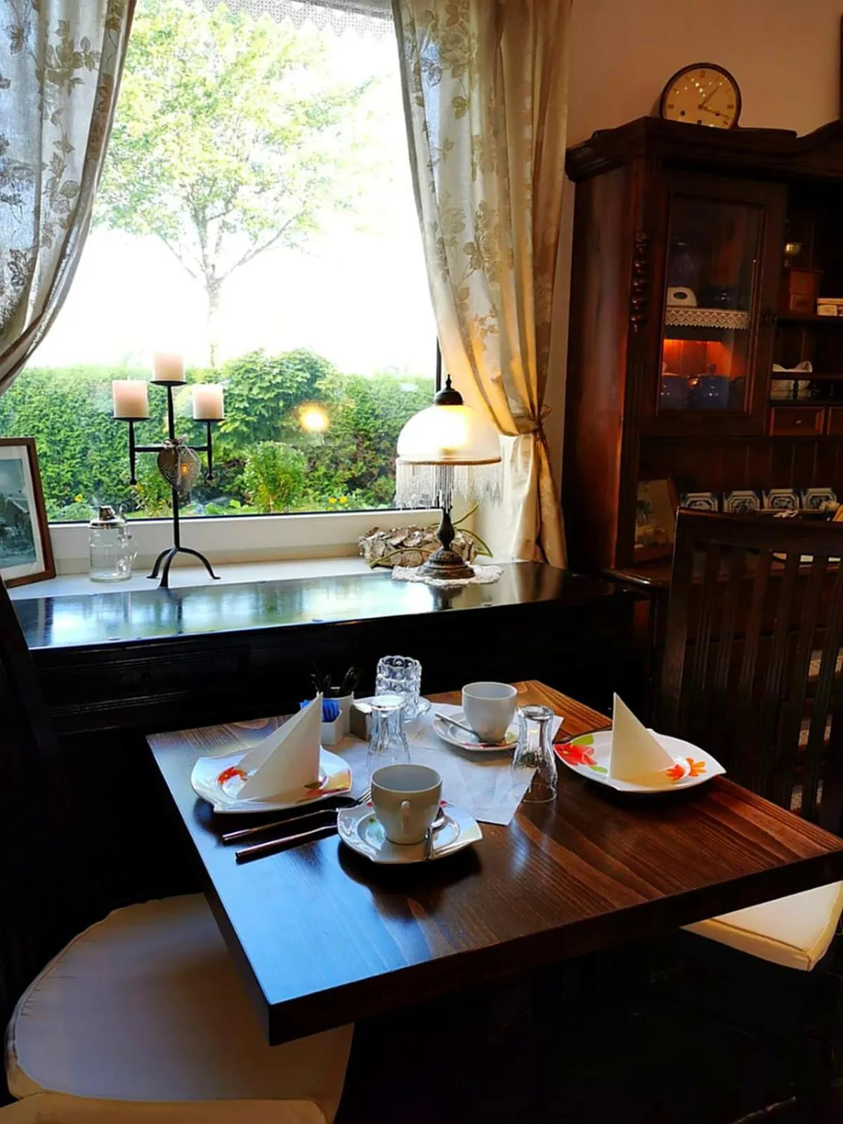 Restaurant/places to eat in Hotel Garni Landhaus Uttum