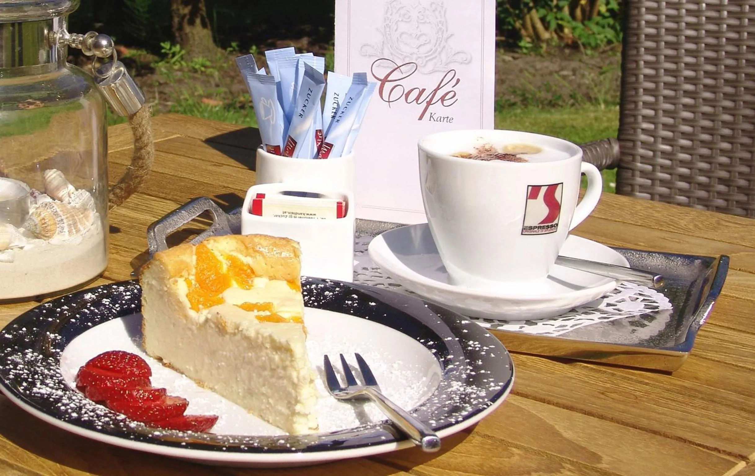 Garden in Hotel Garni Landhaus Uttum