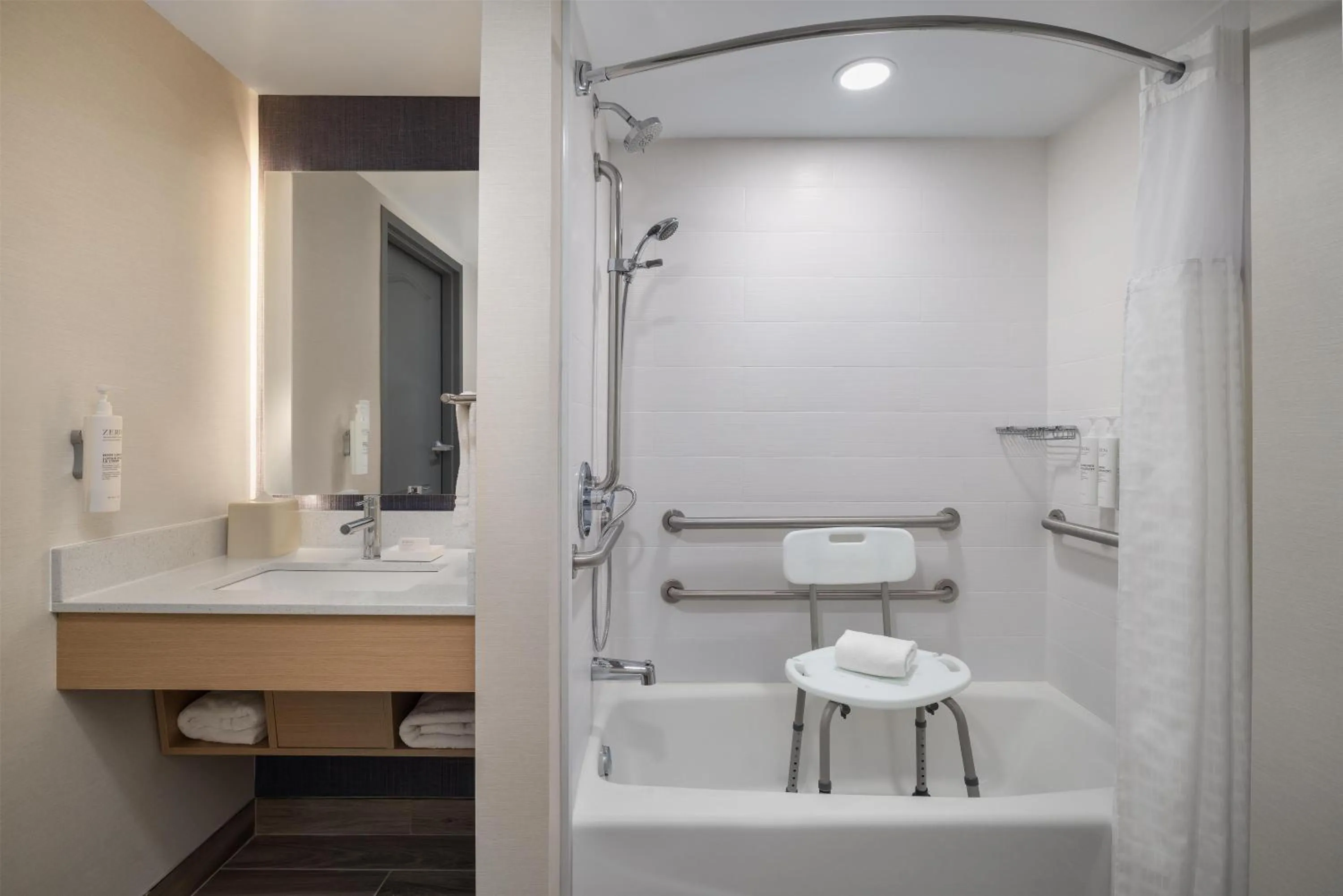 Bathroom in Hilton Garden Inn Washington DC/Greenbelt