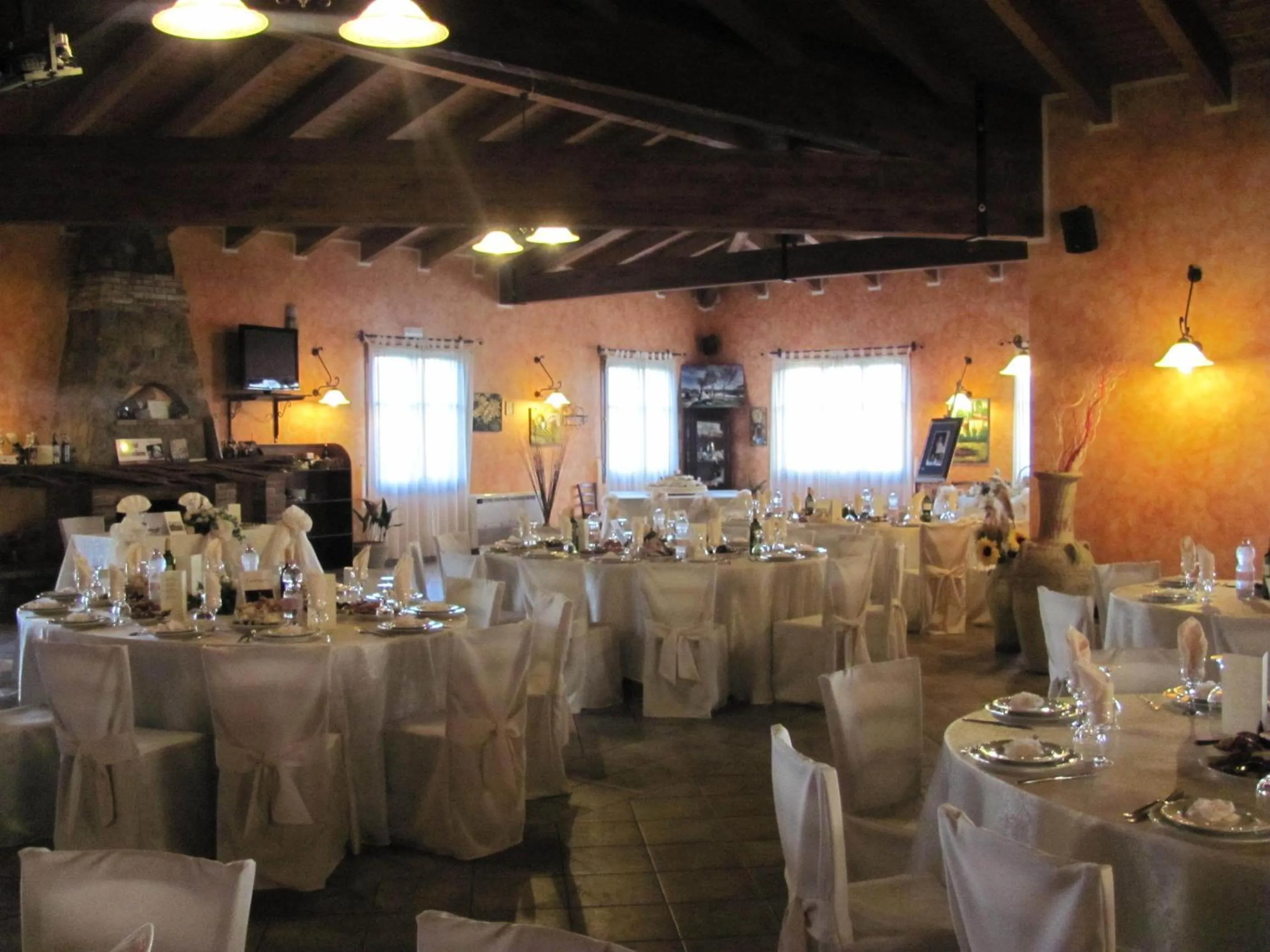 Restaurant/places to eat in Hotel Belvedere