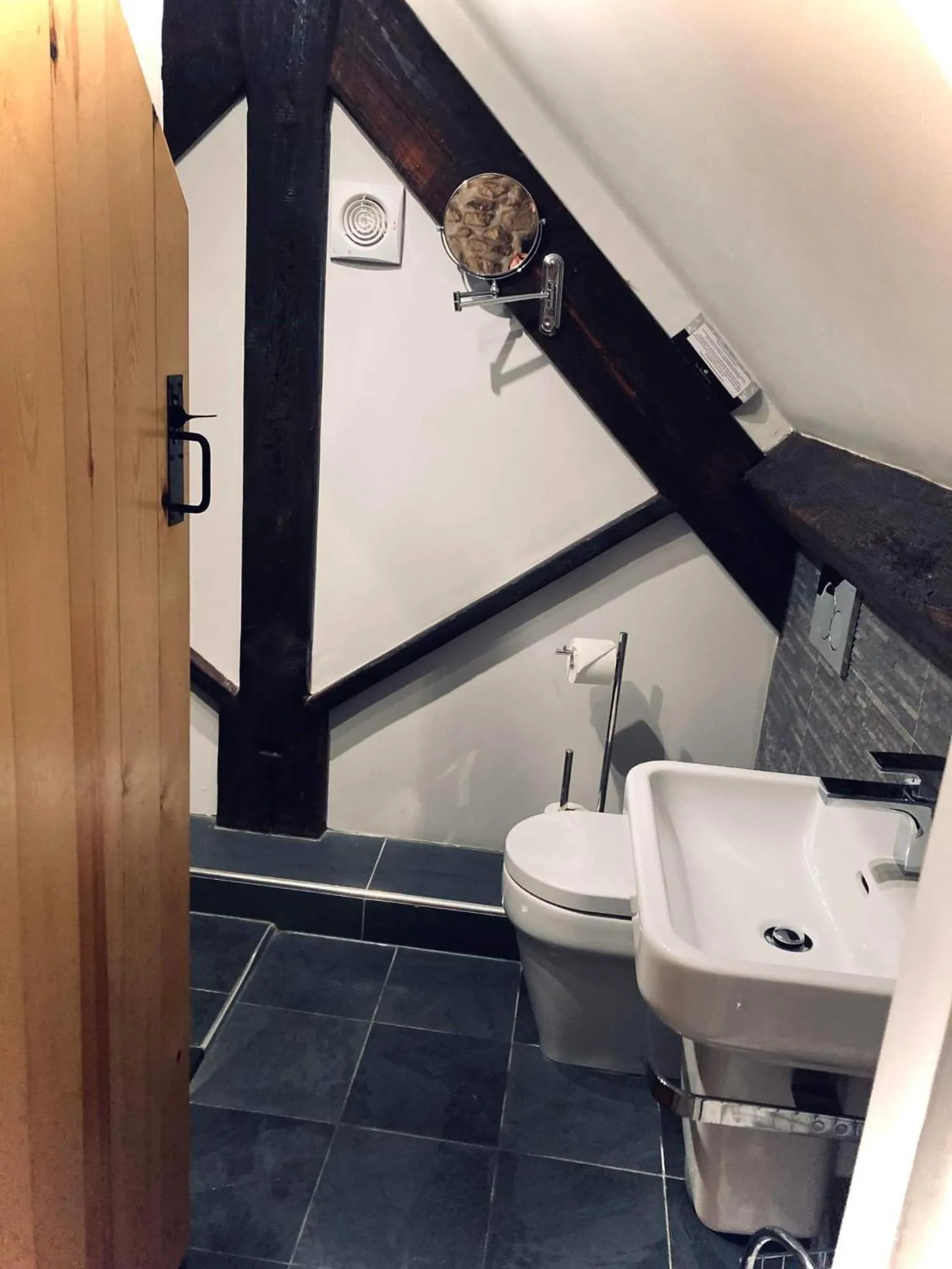 The Manifold Inn Hotel