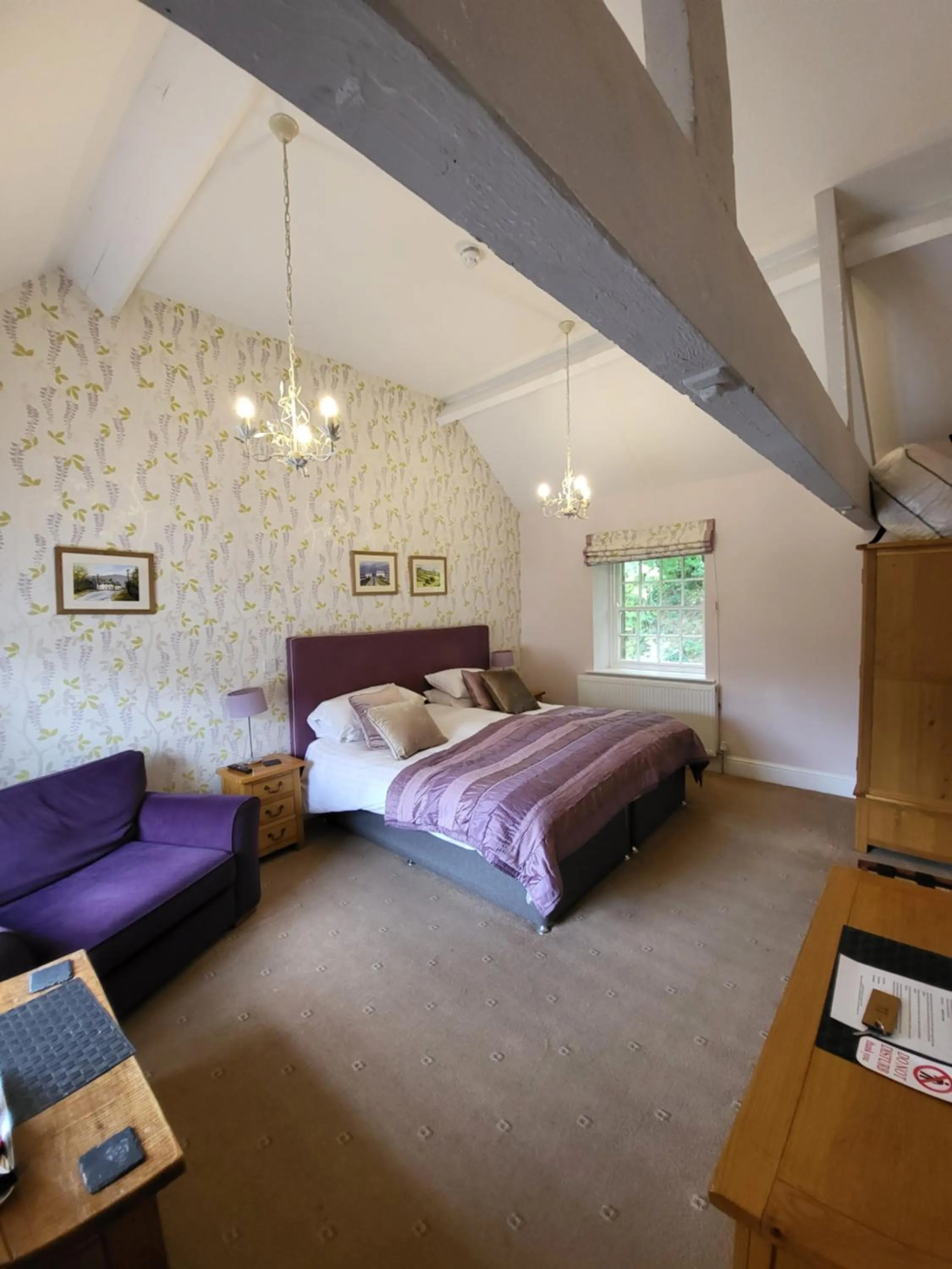 Bed in The Manifold Inn Hotel