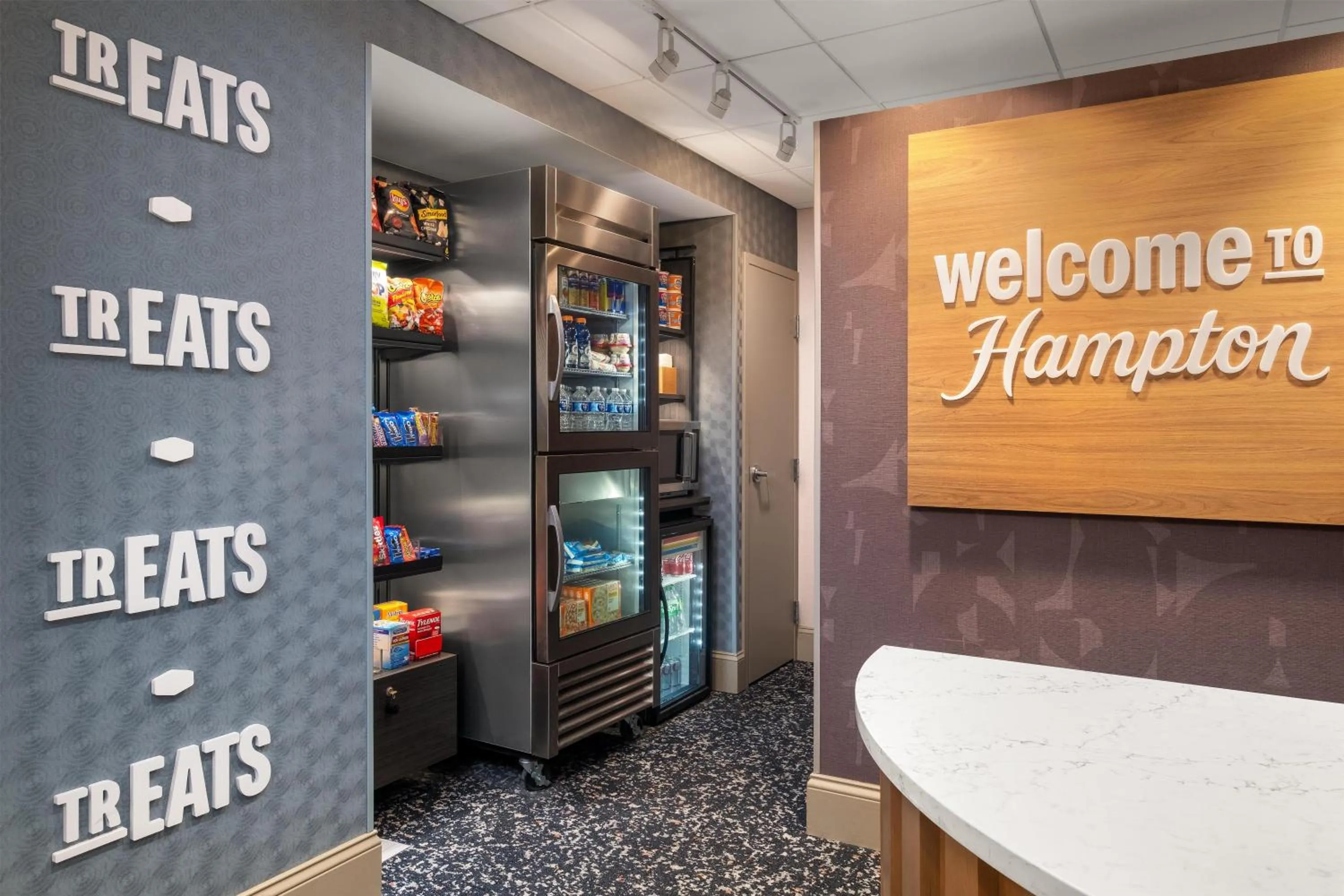 Restaurant/places to eat in Hampton Inn Majestic Chicago Theatre District