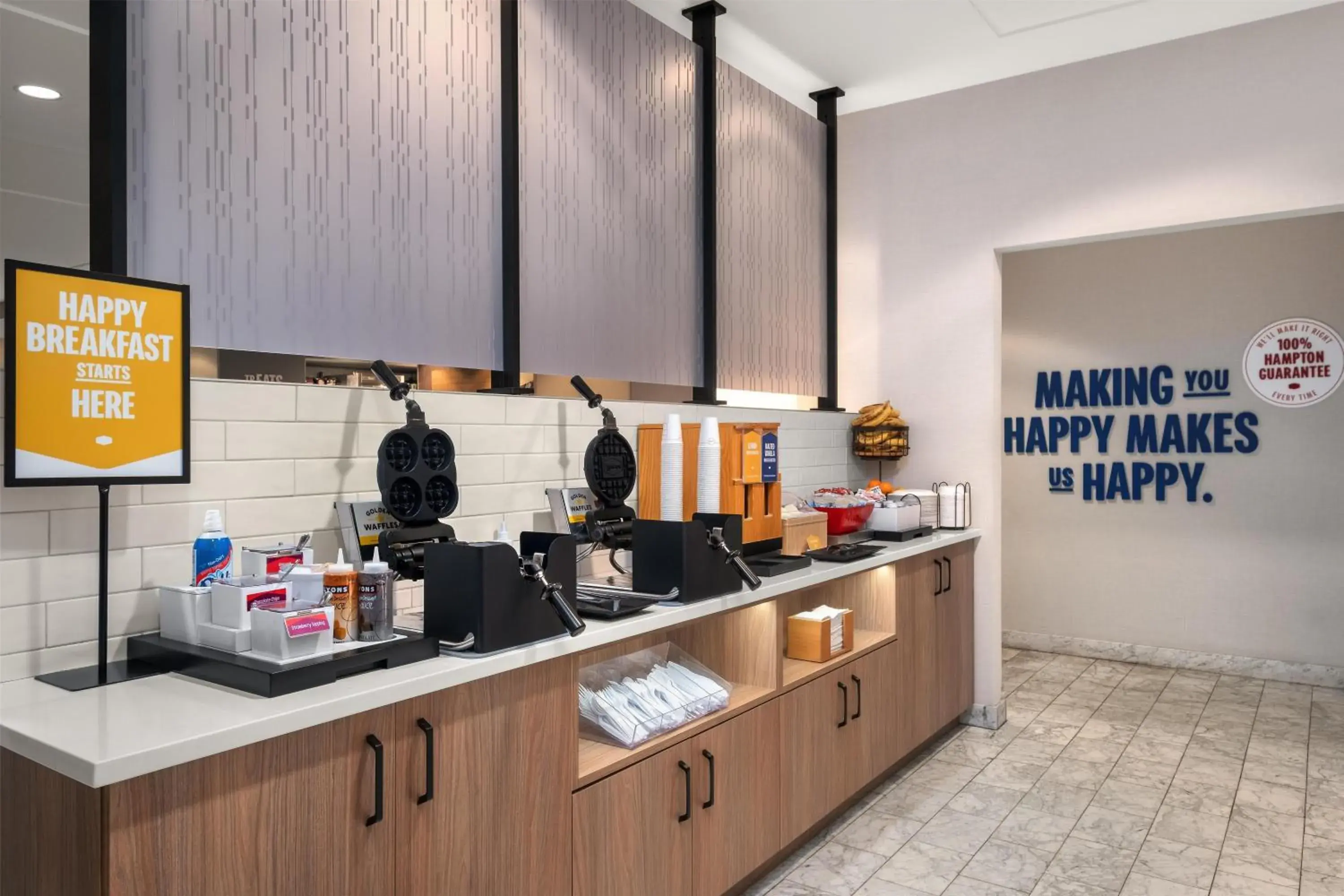 Breakfast in Hampton Inn Majestic Chicago Theatre District Breakfast in Hampton Inn Majestic Chicago Theatre District