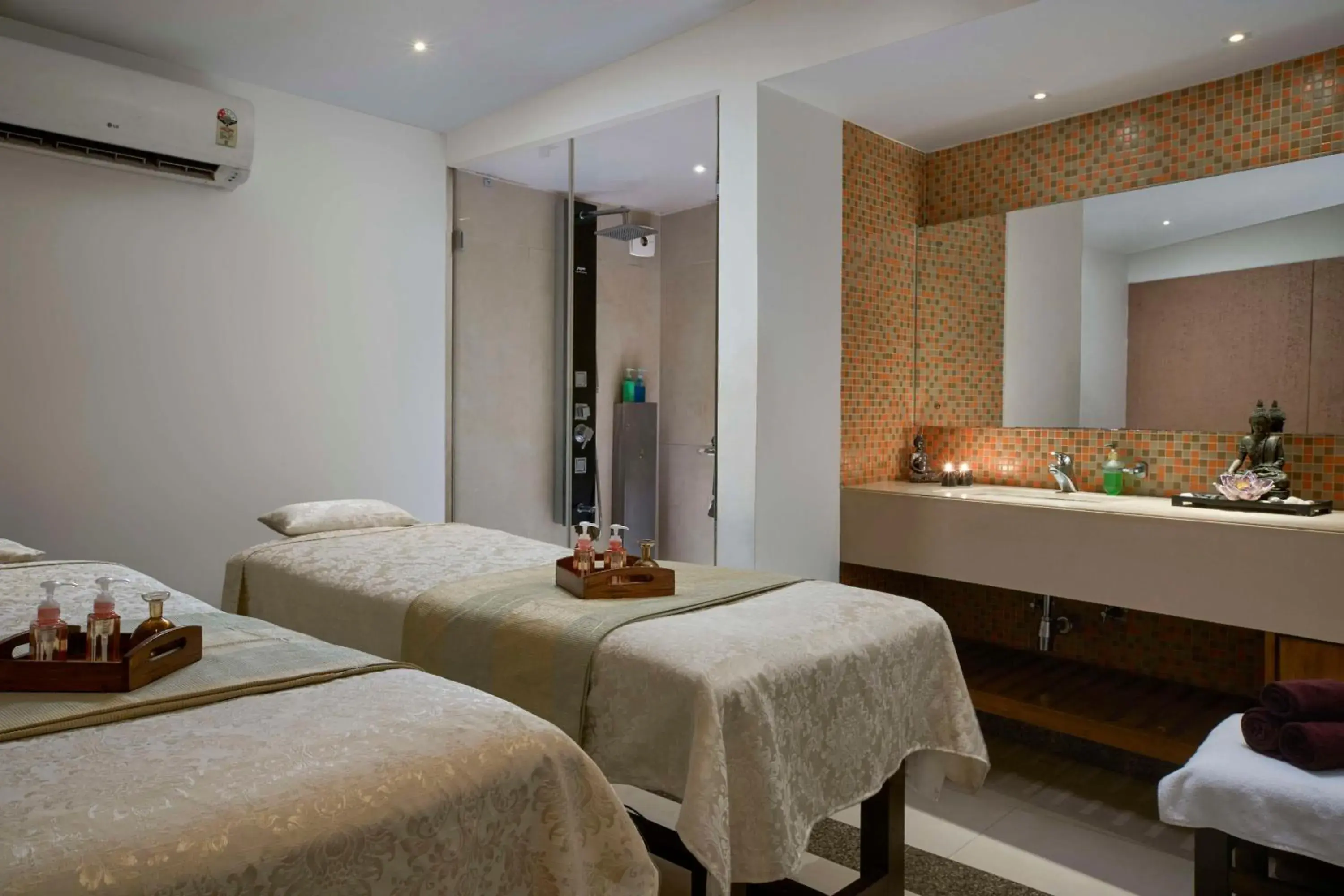 Spa and wellness centre/facilities, Bed in Park Inn by Radisson Goa Candolim Spa and wellness centre/facilities, Bed in Park Inn by Radisson Goa Candolim