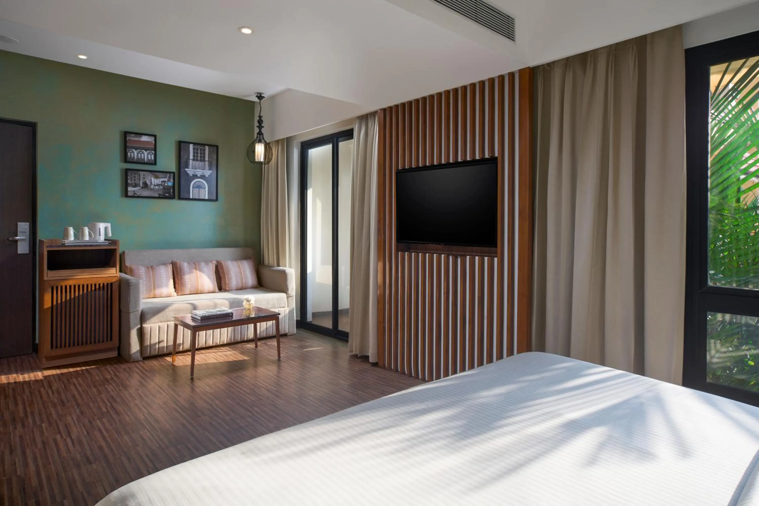 TV and multimedia, Bed in Park Inn by Radisson Goa Candolim