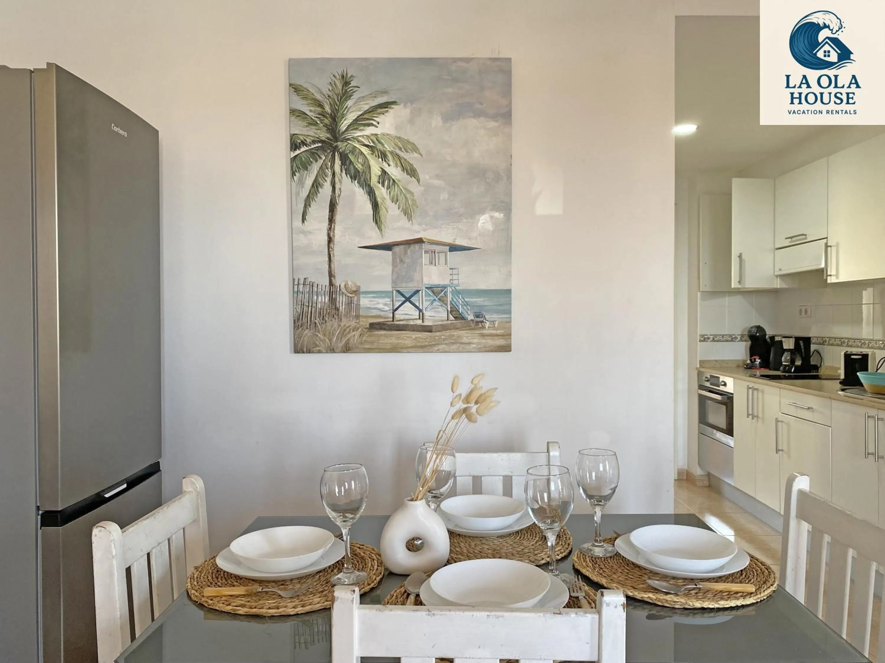 Dining area in La Ola House Precioso apartamento con piscina
