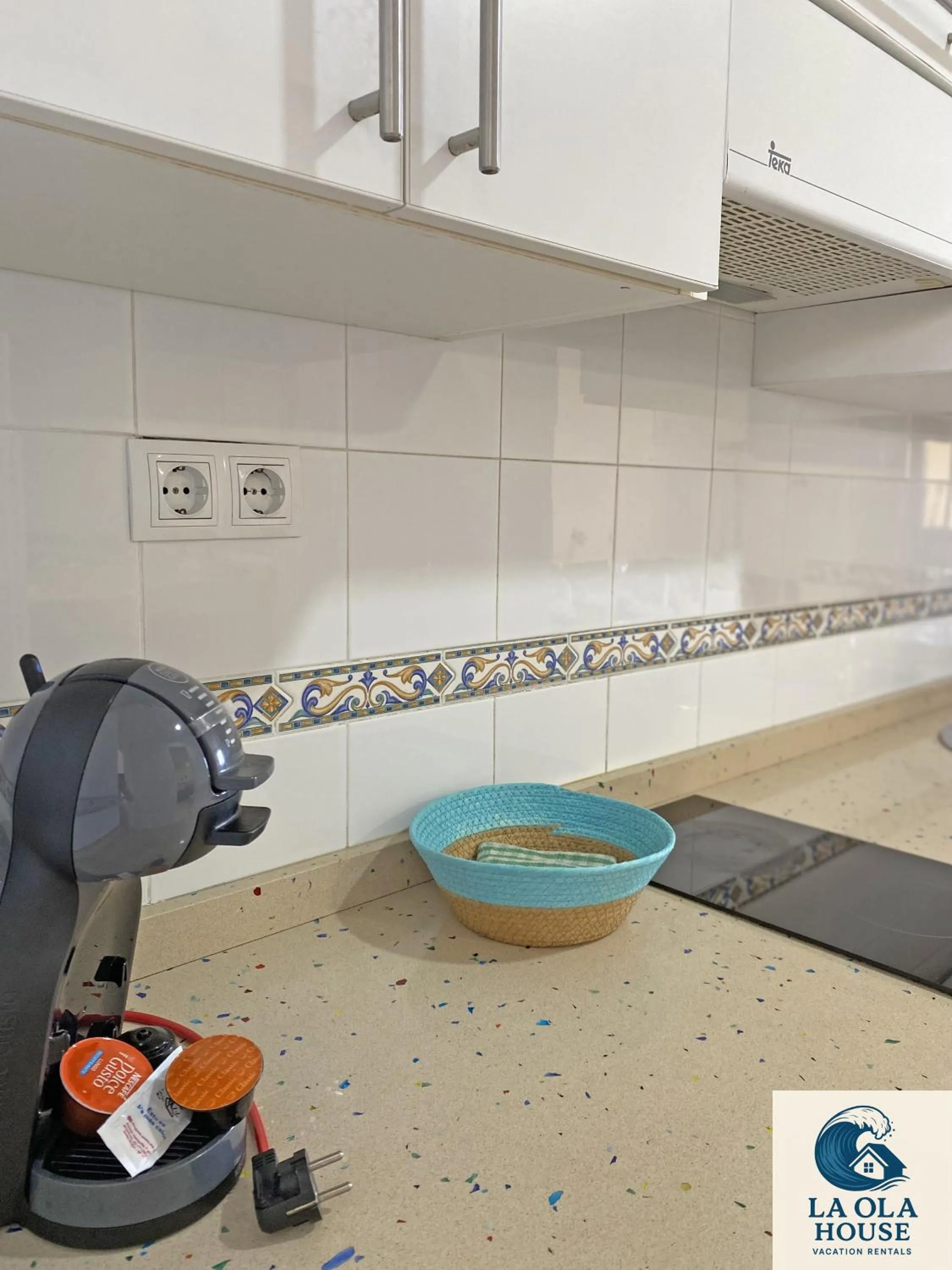 Kitchen or kitchenette in La Ola House Precioso apartamento con piscina